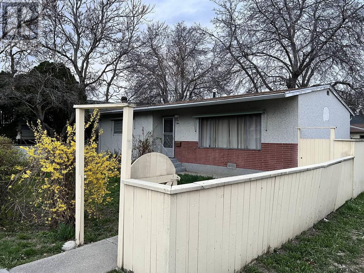 864 Lawson Avenue