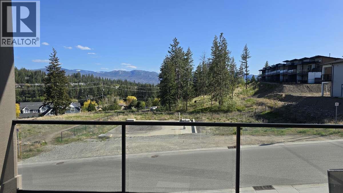2852 Canyon Crest Drive