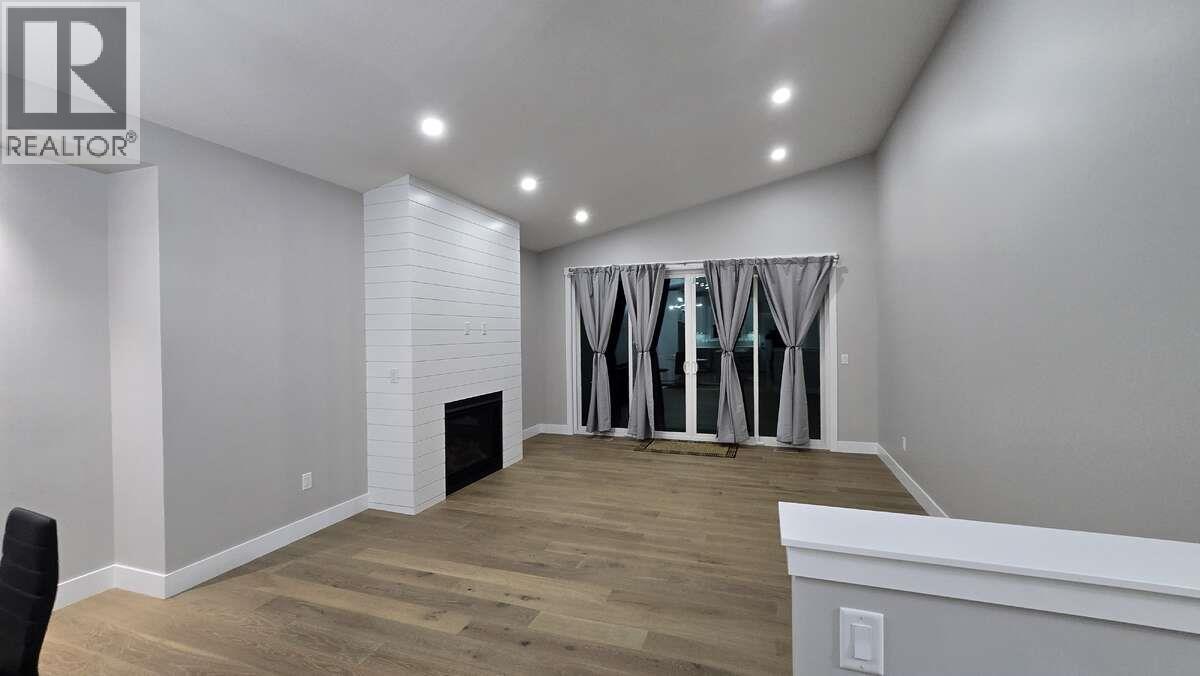 2852 Canyon Crest Drive