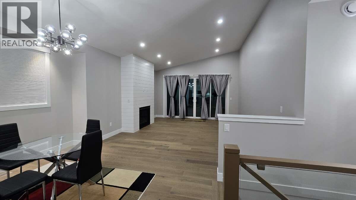 2852 Canyon Crest Drive