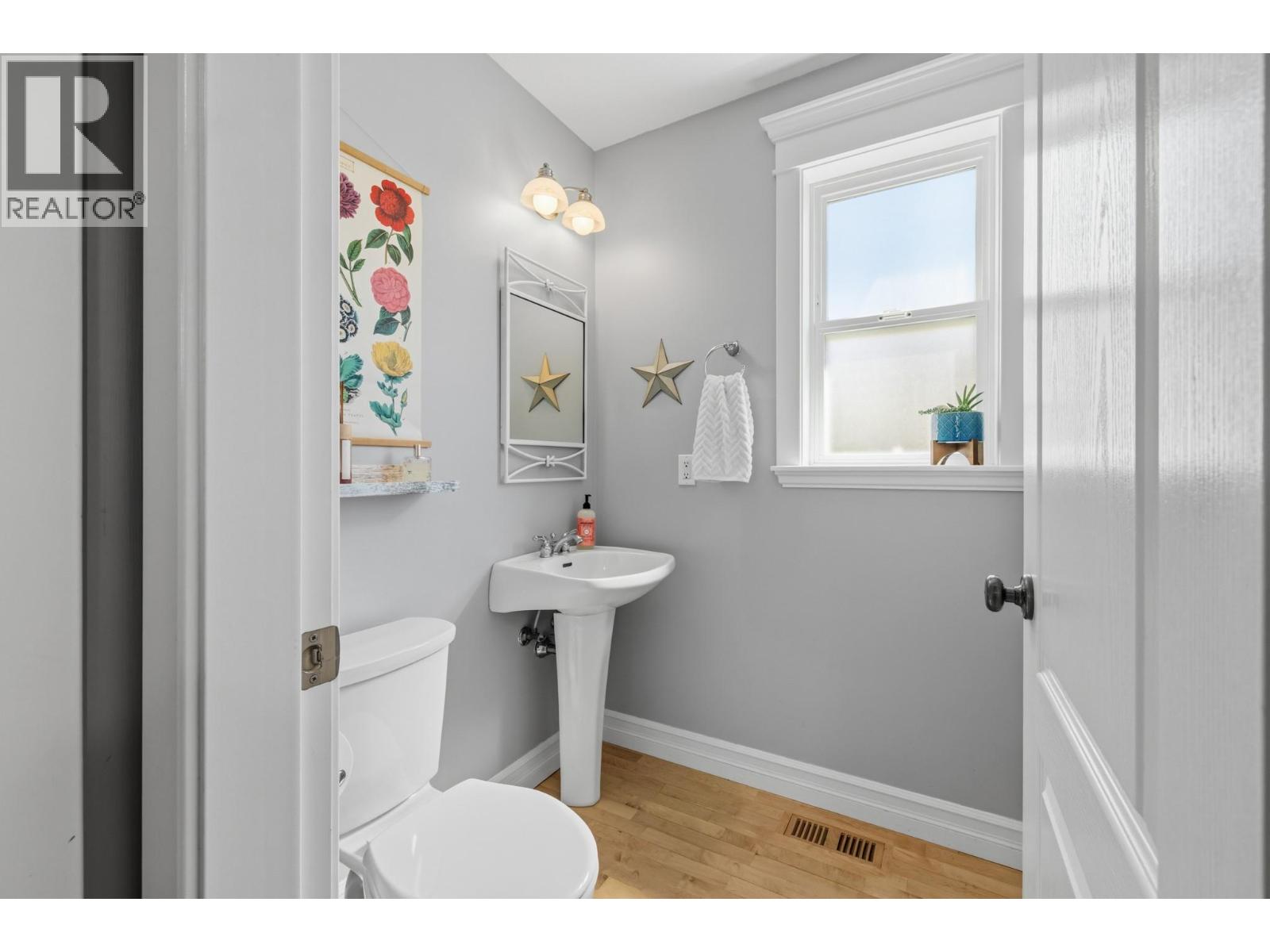 4049 Lakeshore Road Unit# 103