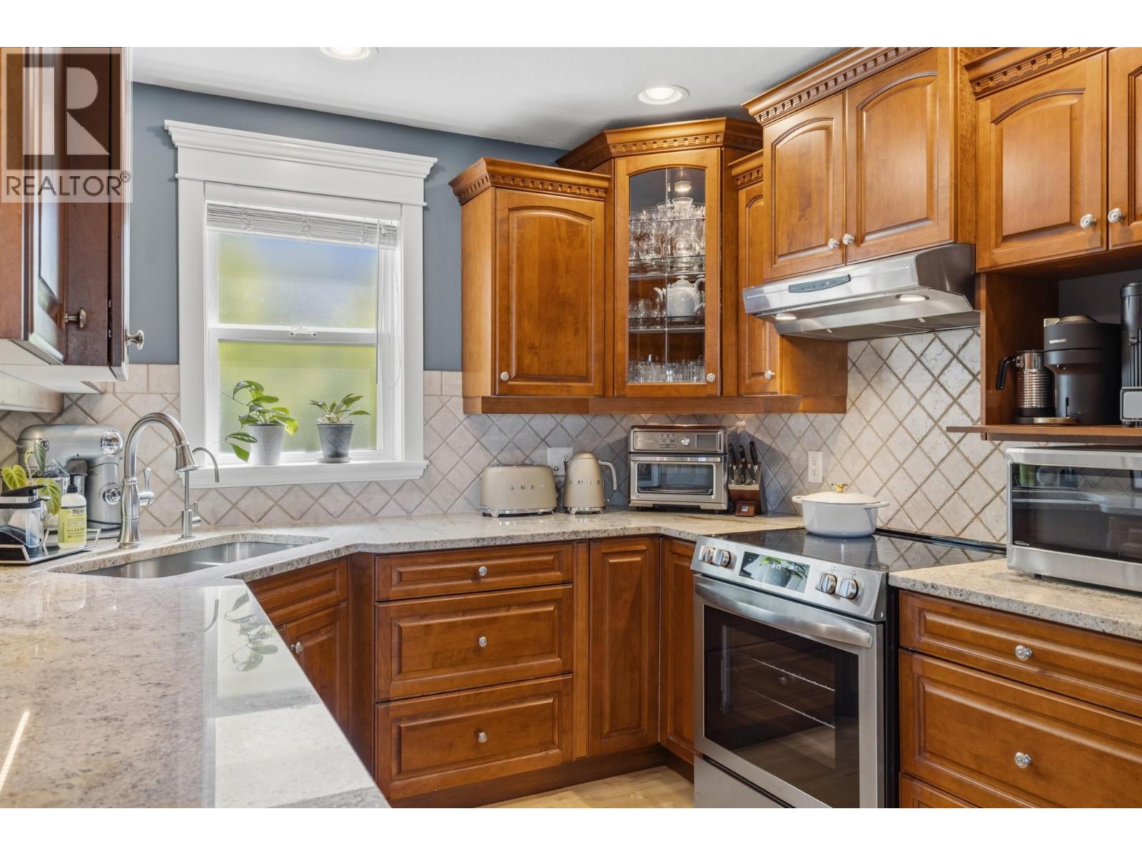 4049 Lakeshore Road Unit# 103