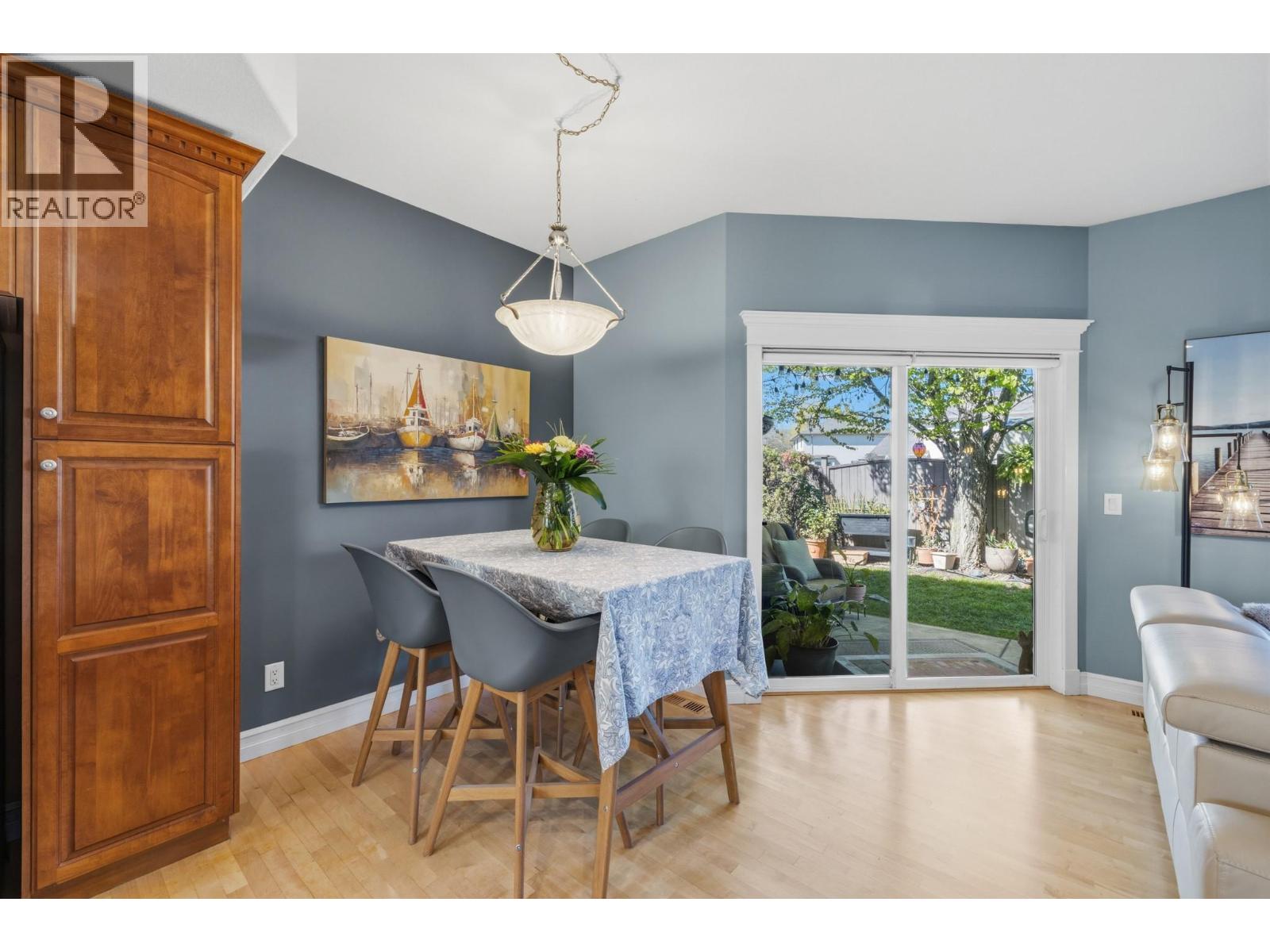 4049 Lakeshore Road Unit# 103