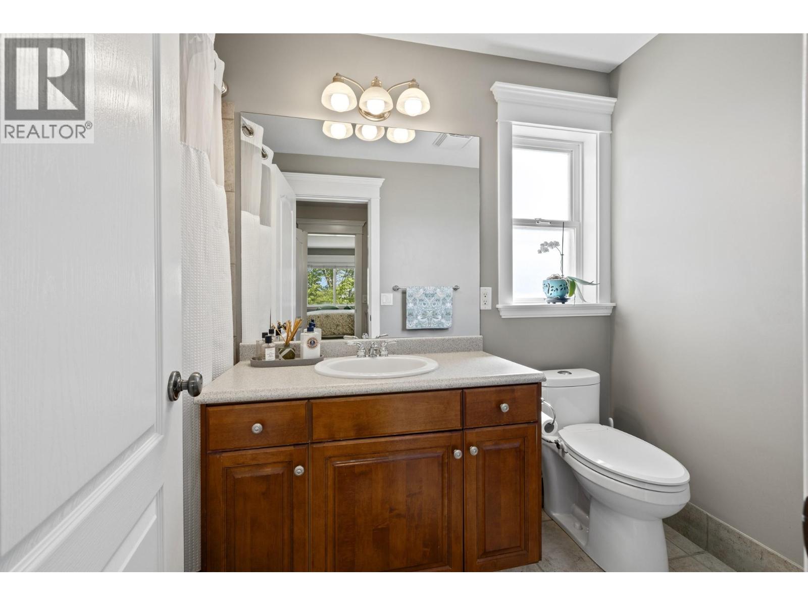 4049 Lakeshore Road Unit# 103