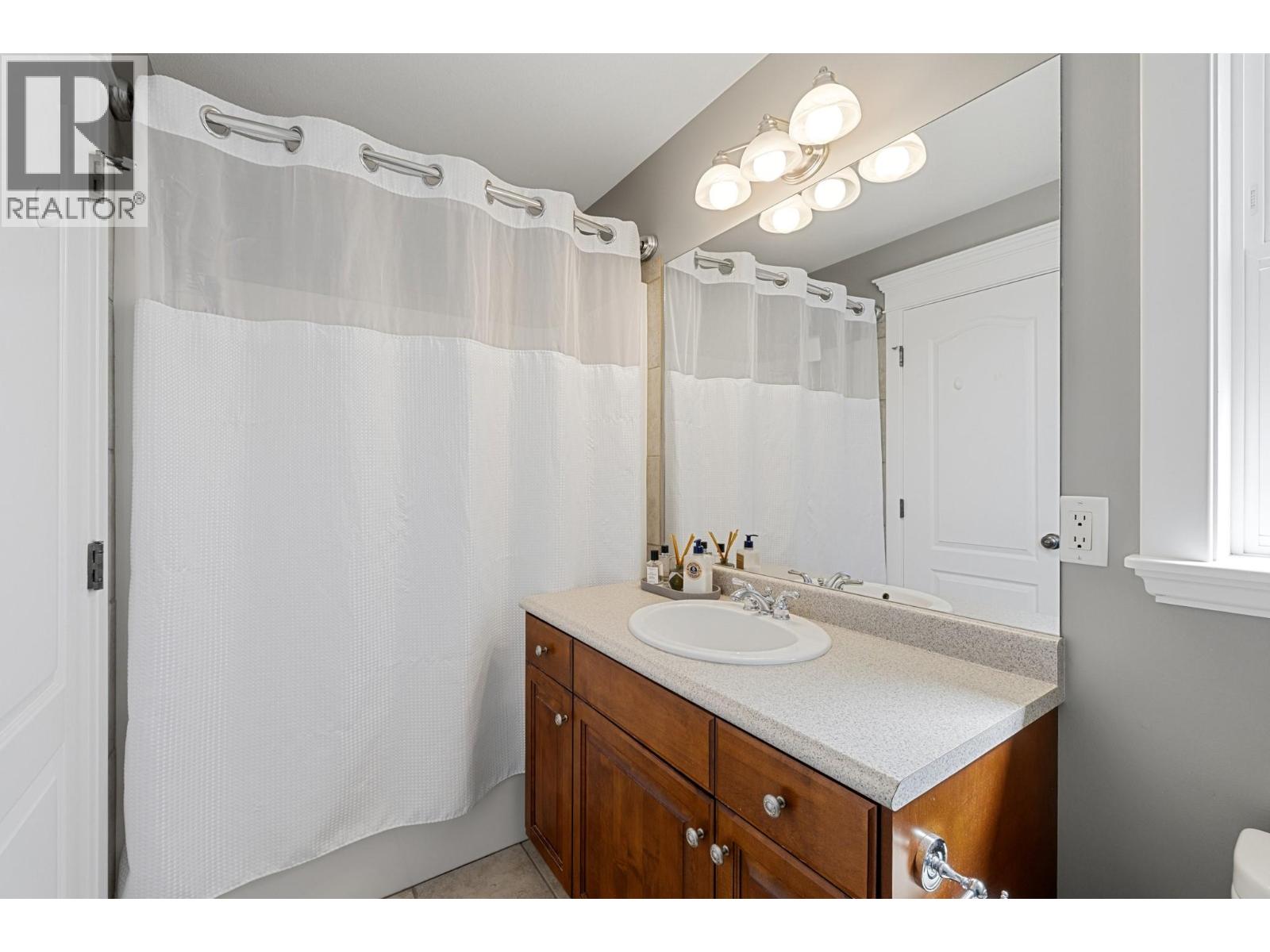 4049 Lakeshore Road Unit# 103