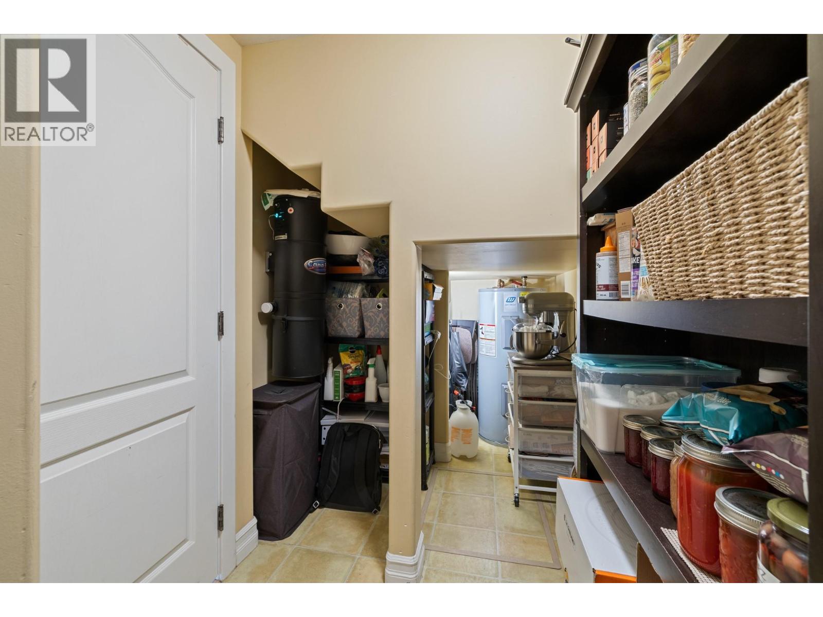 4049 Lakeshore Road Unit# 103