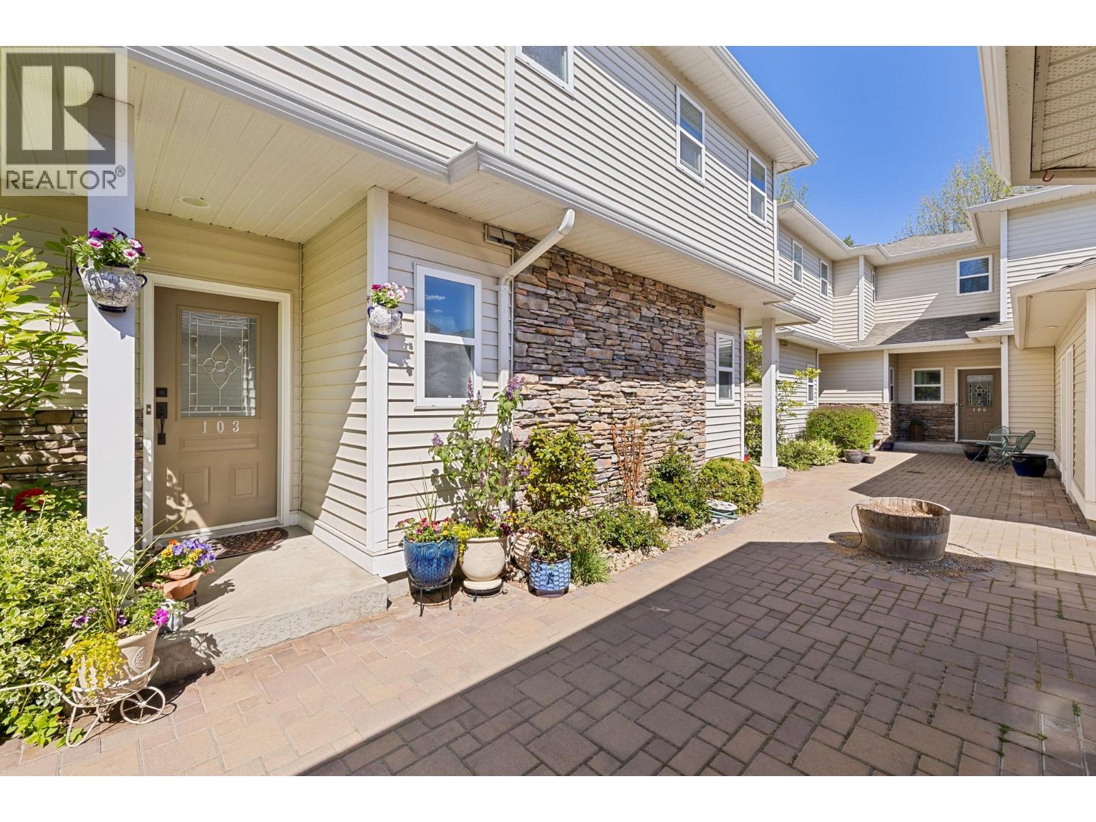 4049 Lakeshore Road Unit# 103