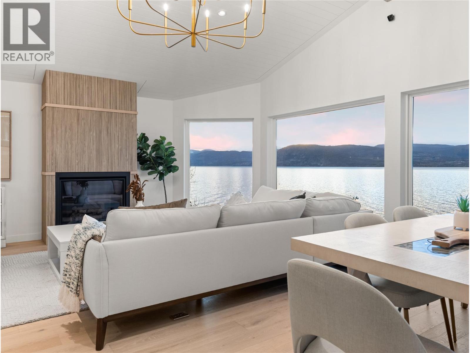 5538 Lakeshore Road