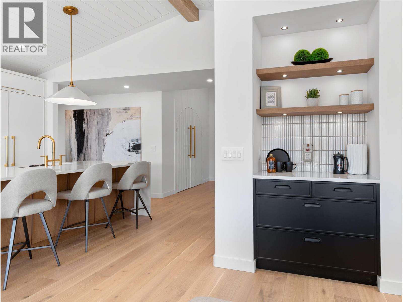 5538 Lakeshore Road