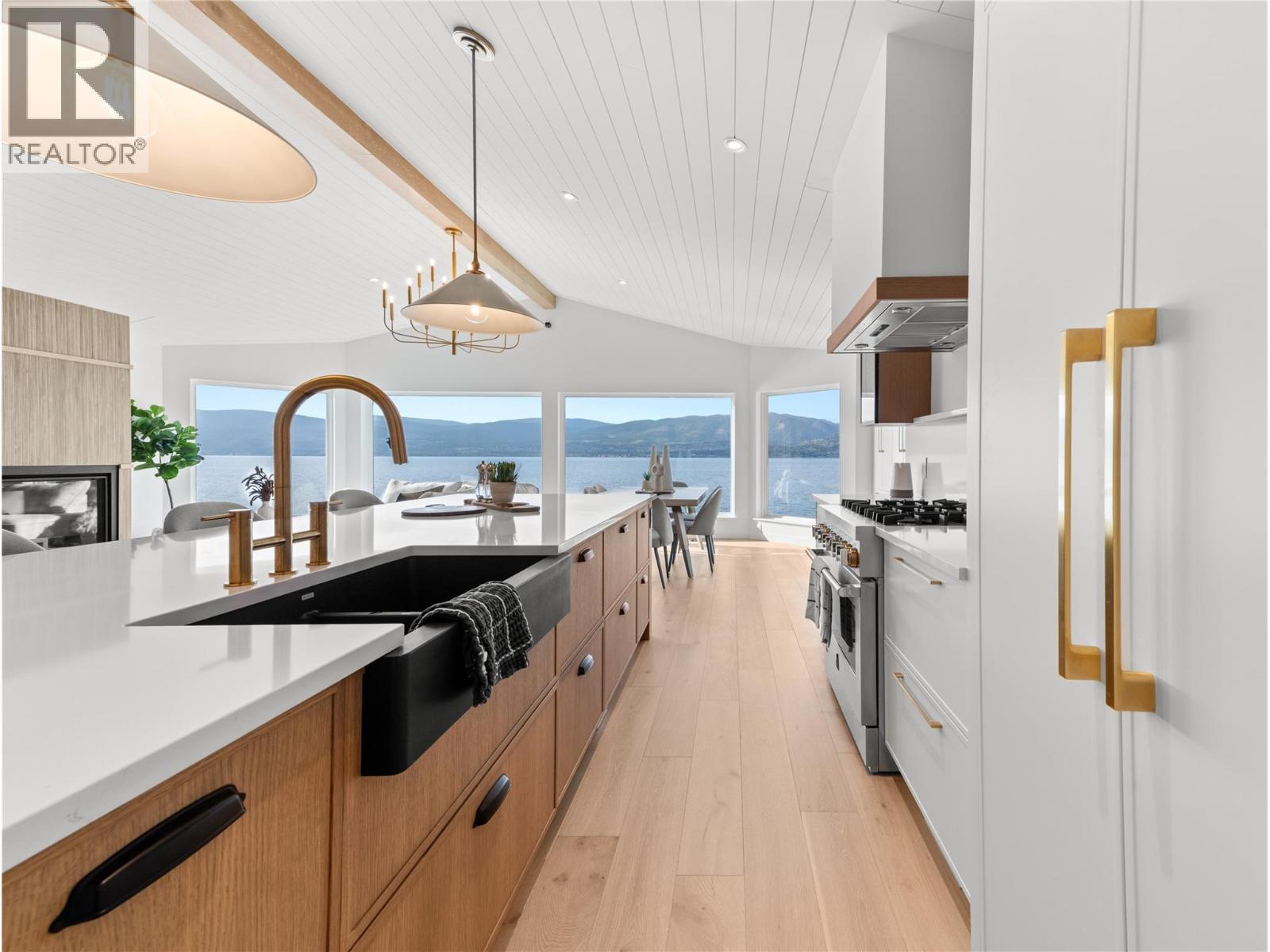 5538 Lakeshore Road
