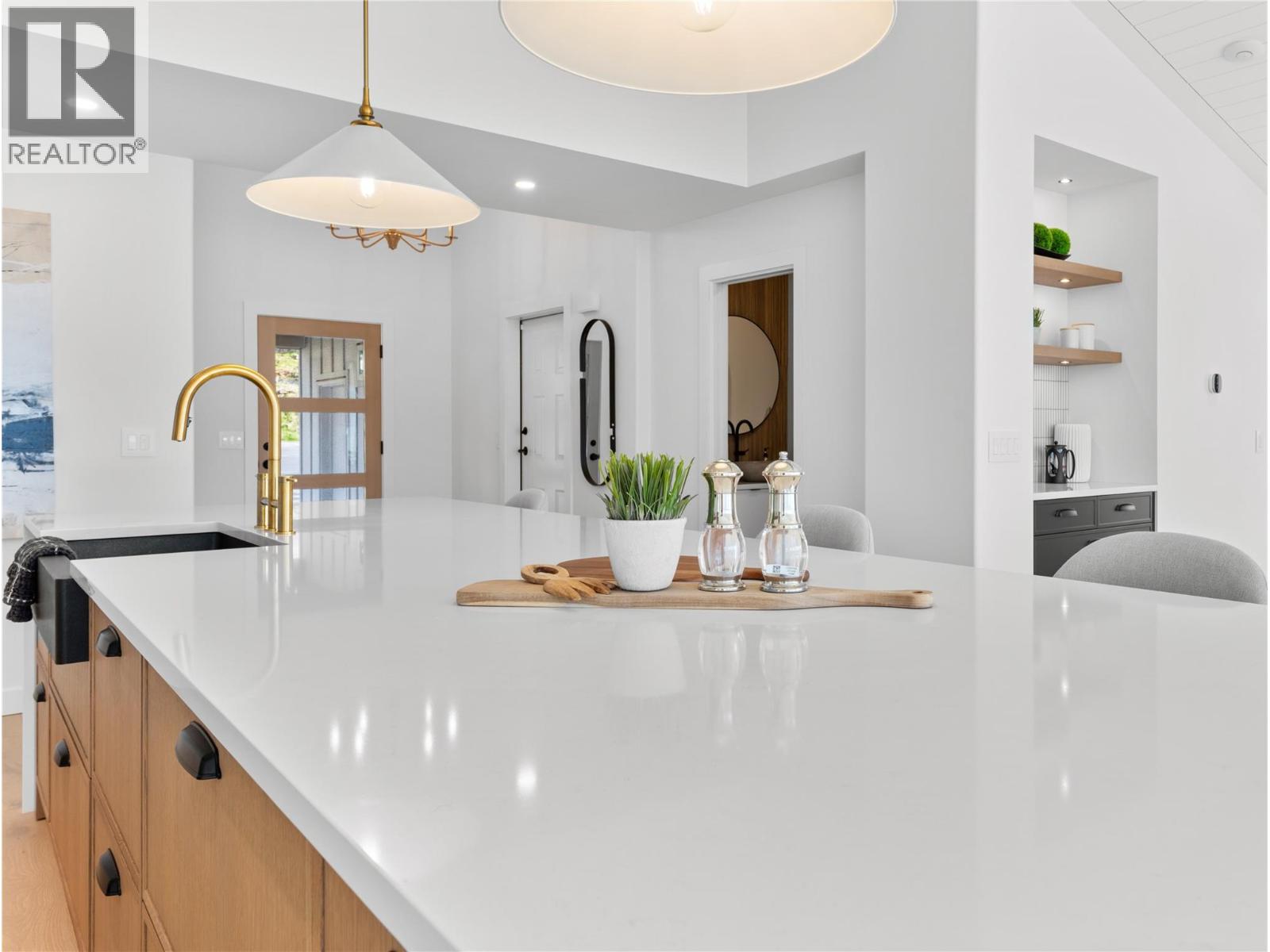 5538 Lakeshore Road