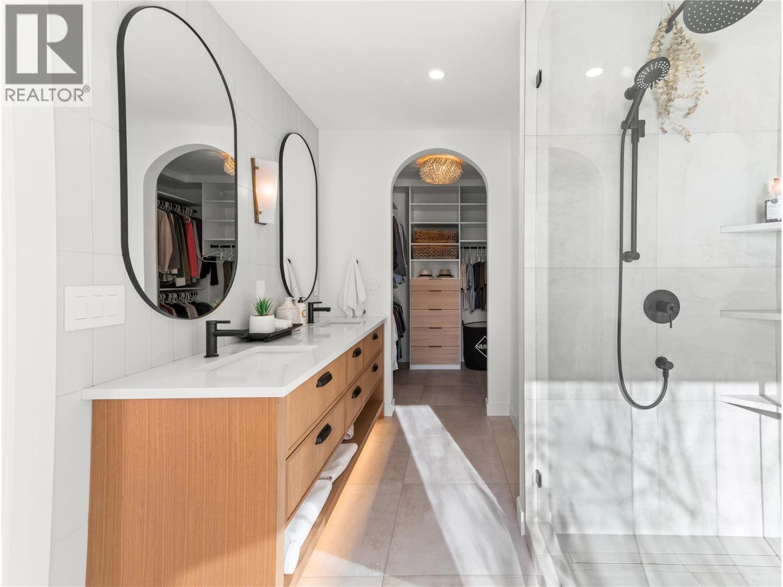5538 Lakeshore Road