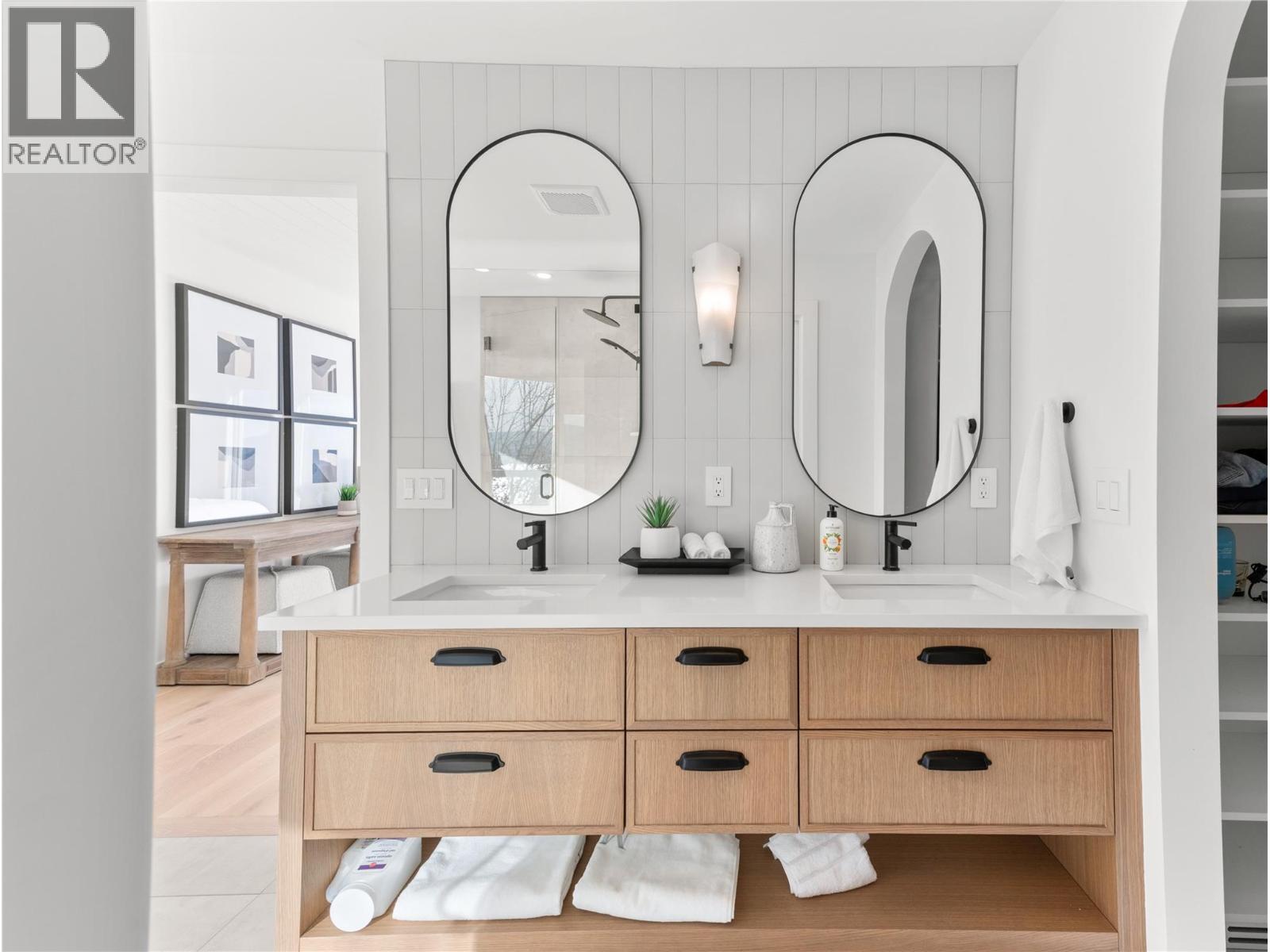 5538 Lakeshore Road