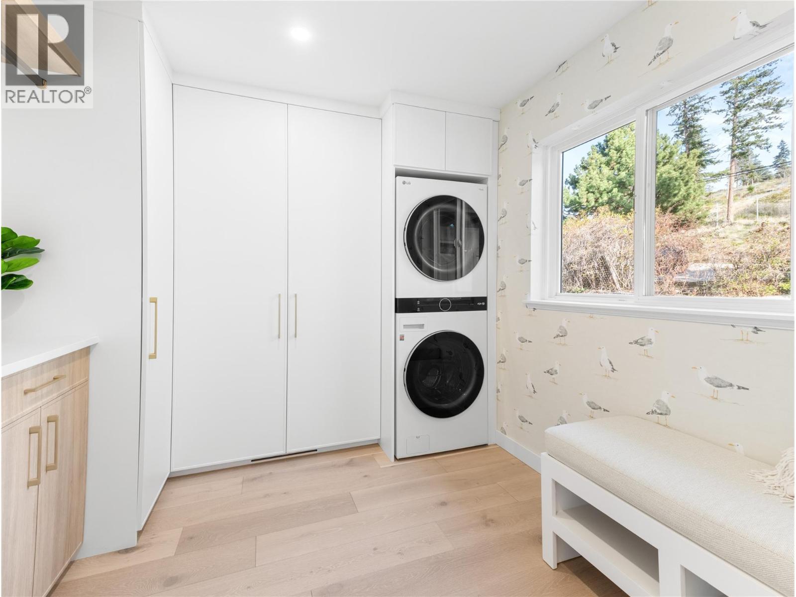 5538 Lakeshore Road