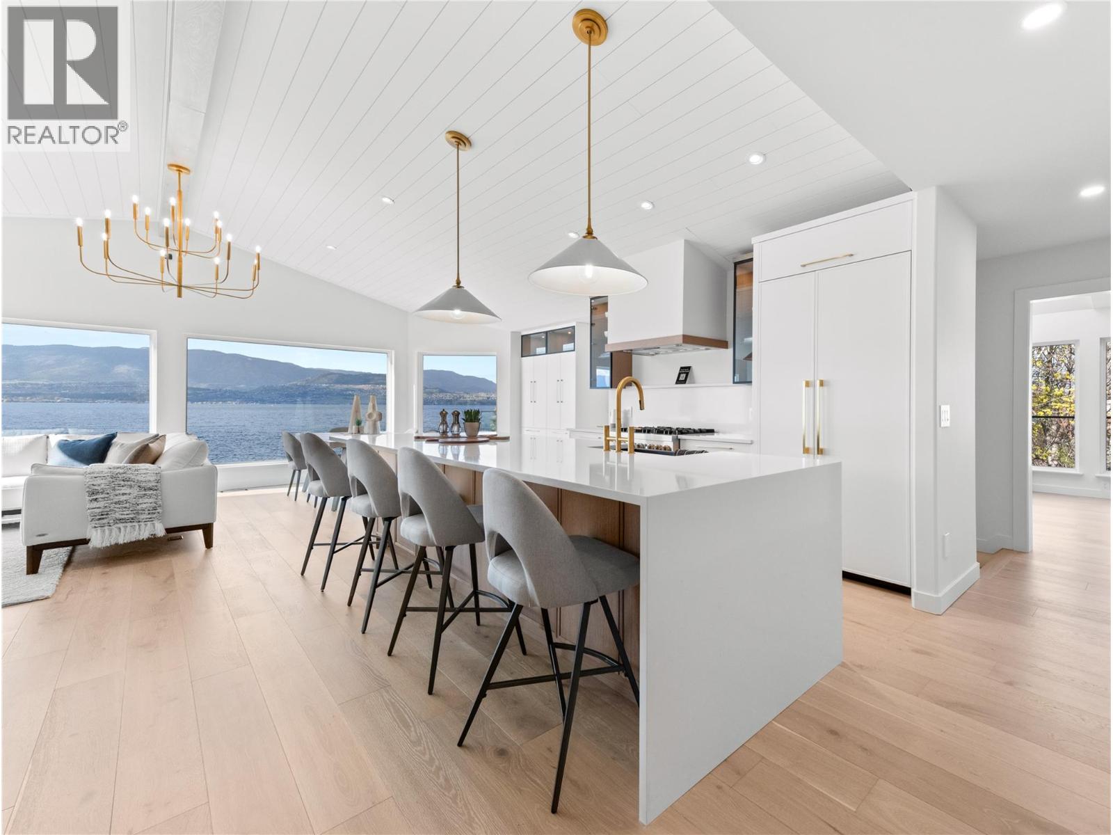 5538 Lakeshore Road