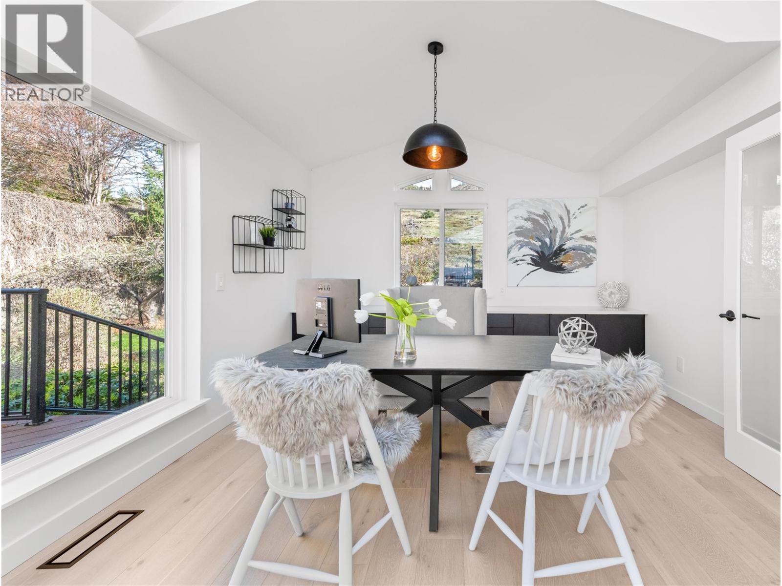 5538 Lakeshore Road