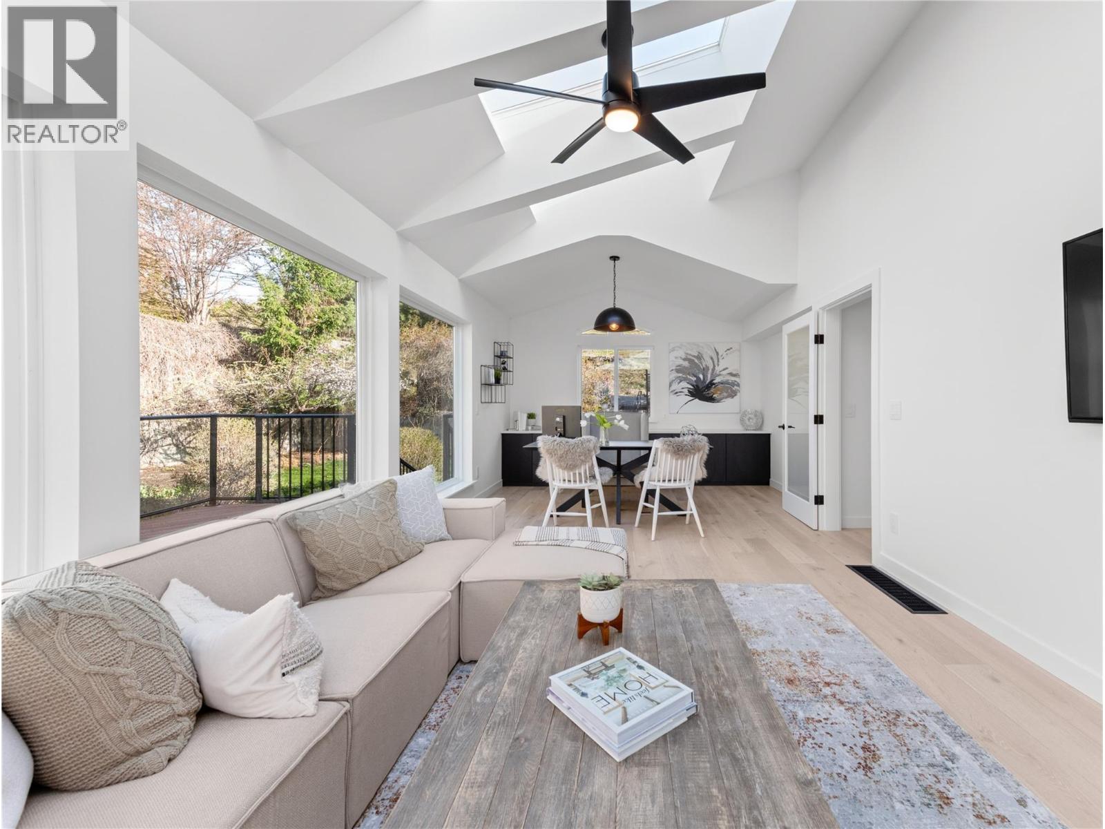 5538 Lakeshore Road