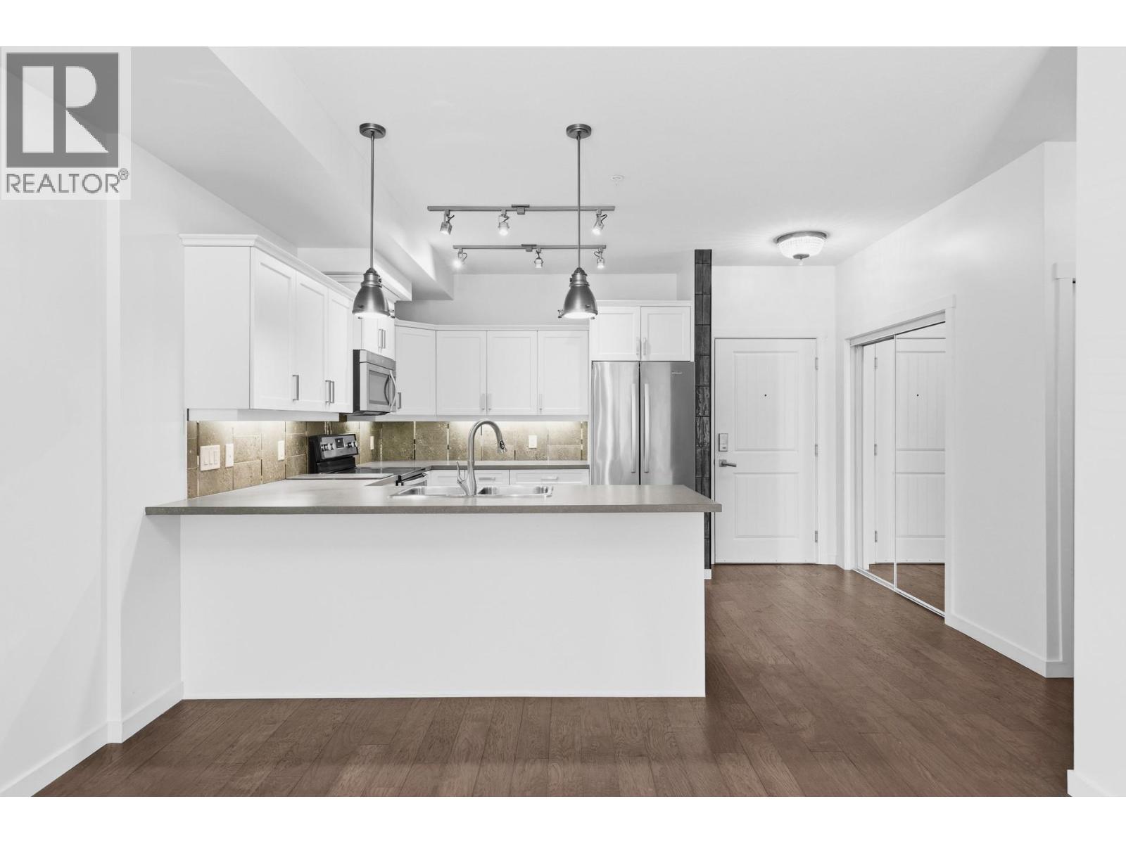3733 Casorso Road Unit# 103