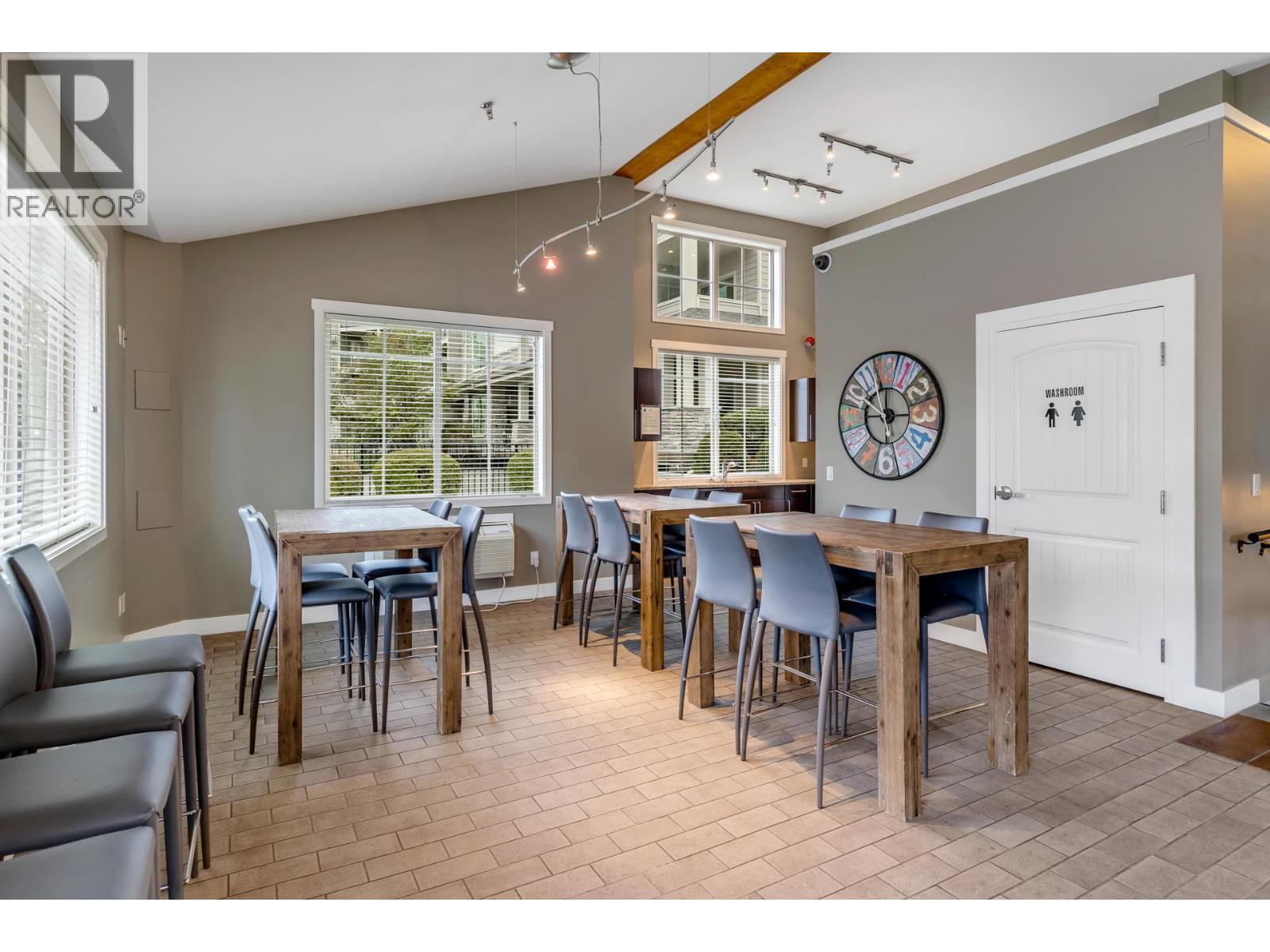 3733 Casorso Road Unit# 103