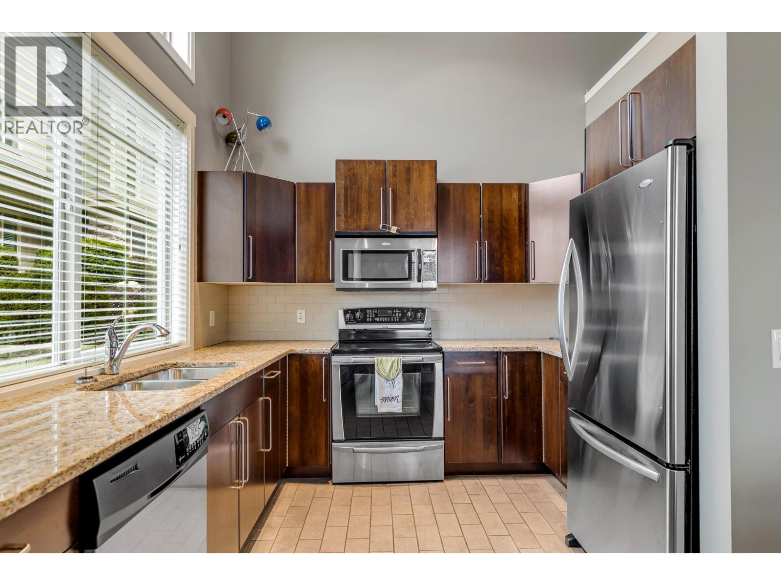 3733 Casorso Road Unit# 103