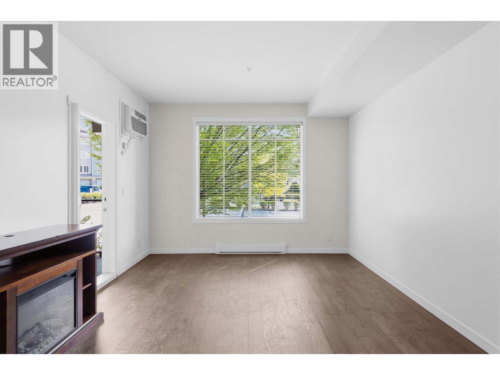 3733 Casorso Road Unit# 103