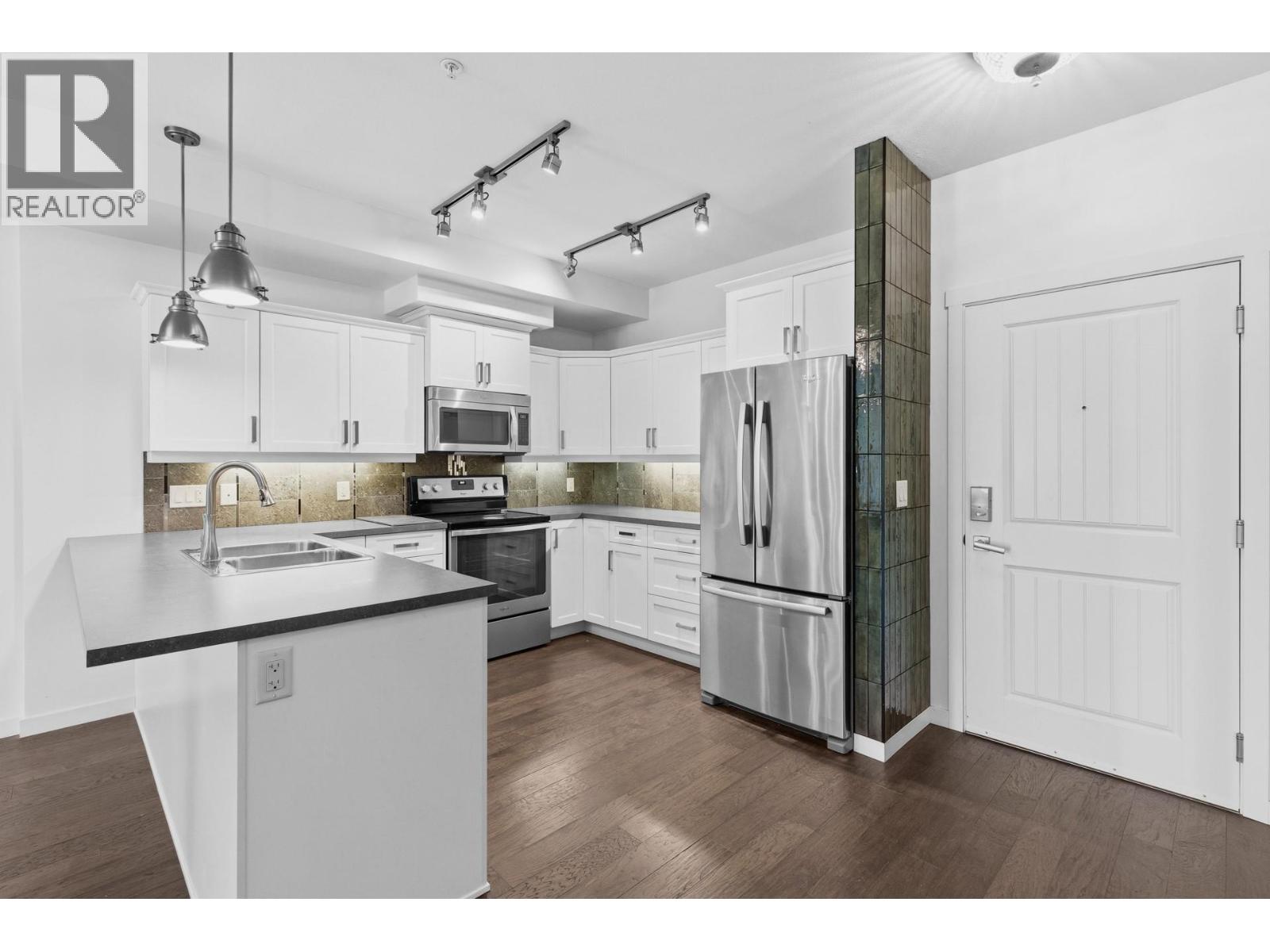 3733 Casorso Road Unit# 103