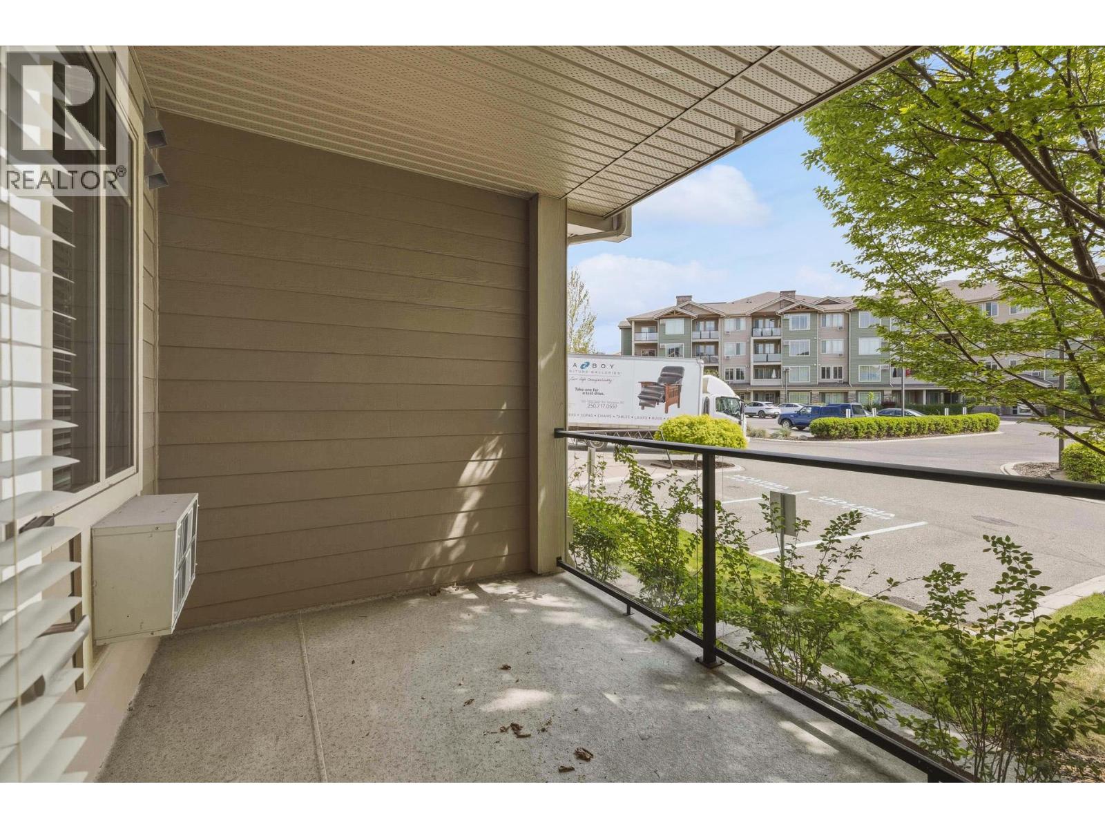 3733 Casorso Road Unit# 103