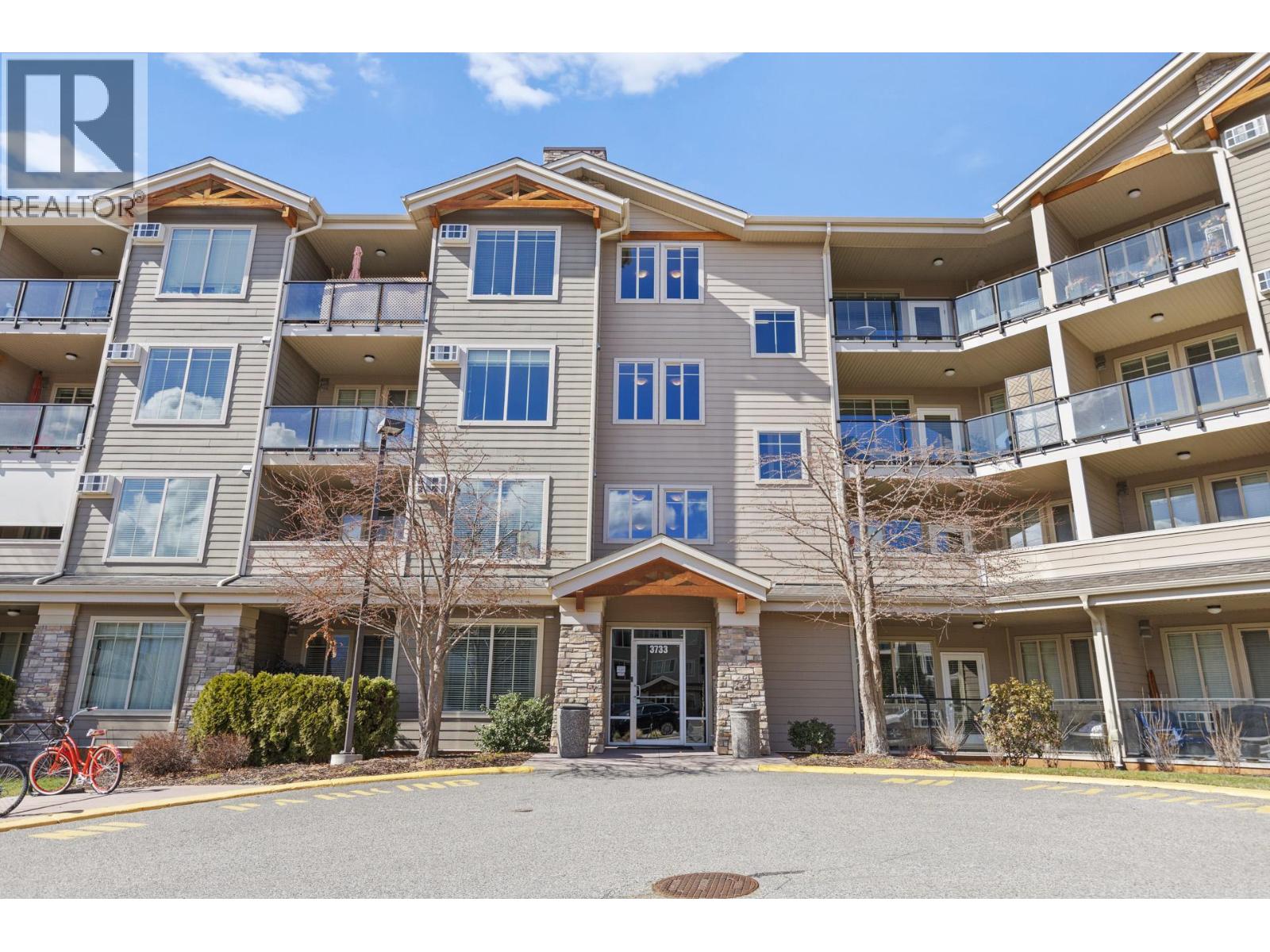 3733 Casorso Road Unit# 103
