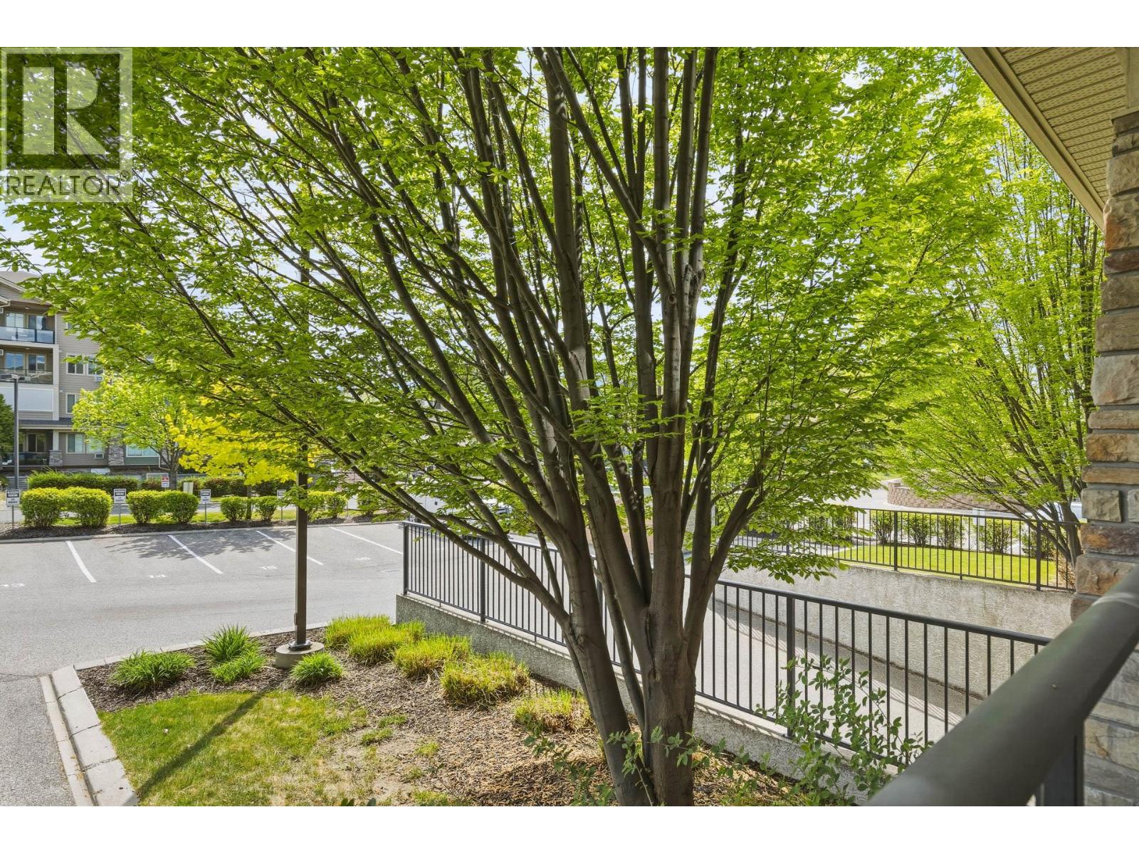 3733 Casorso Road Unit# 103