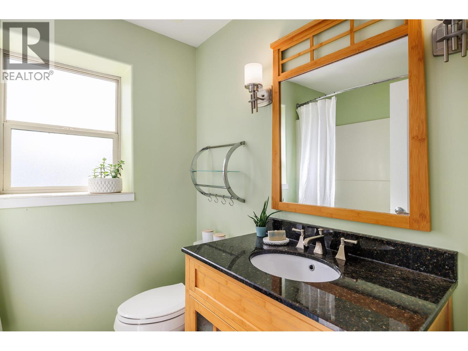 2212 Chilcotin Crescent