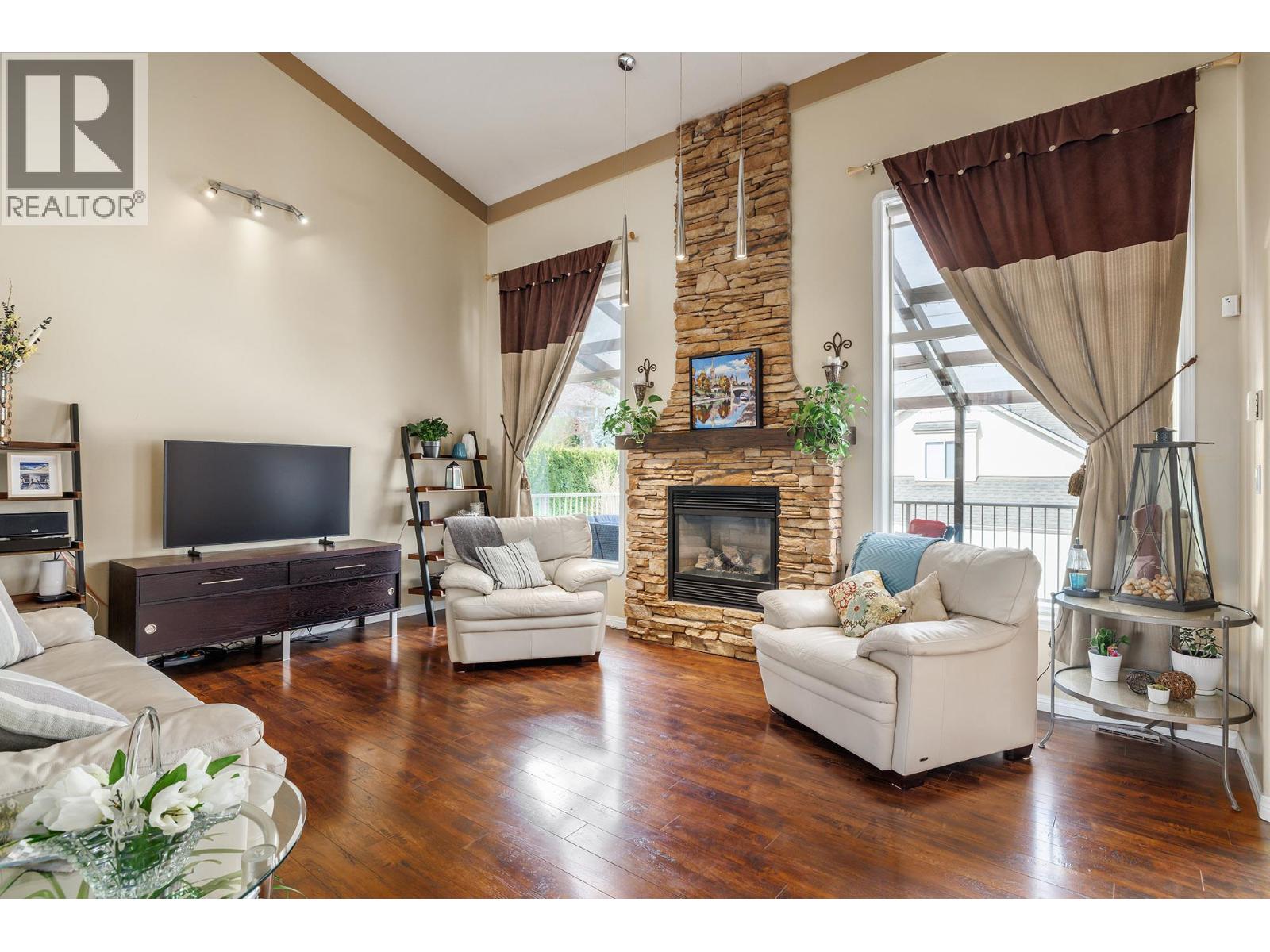 2212 Chilcotin Crescent