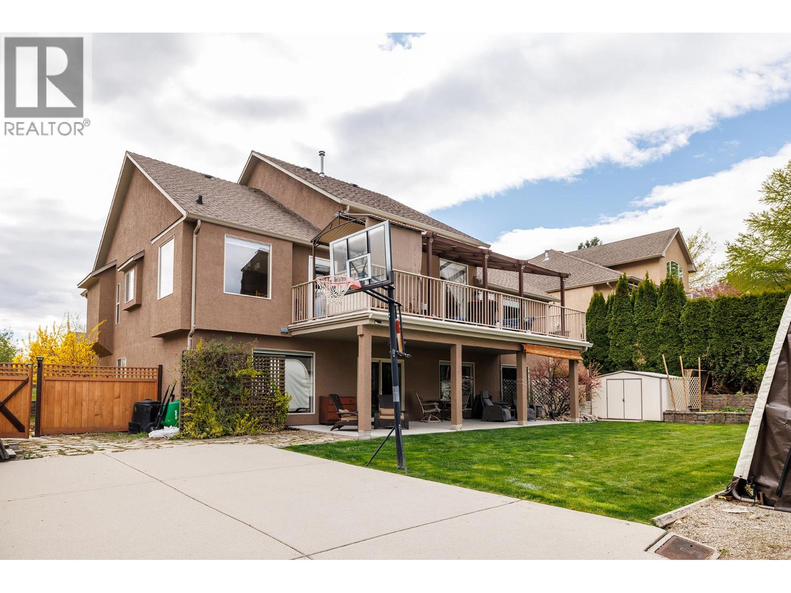 2212 Chilcotin Crescent