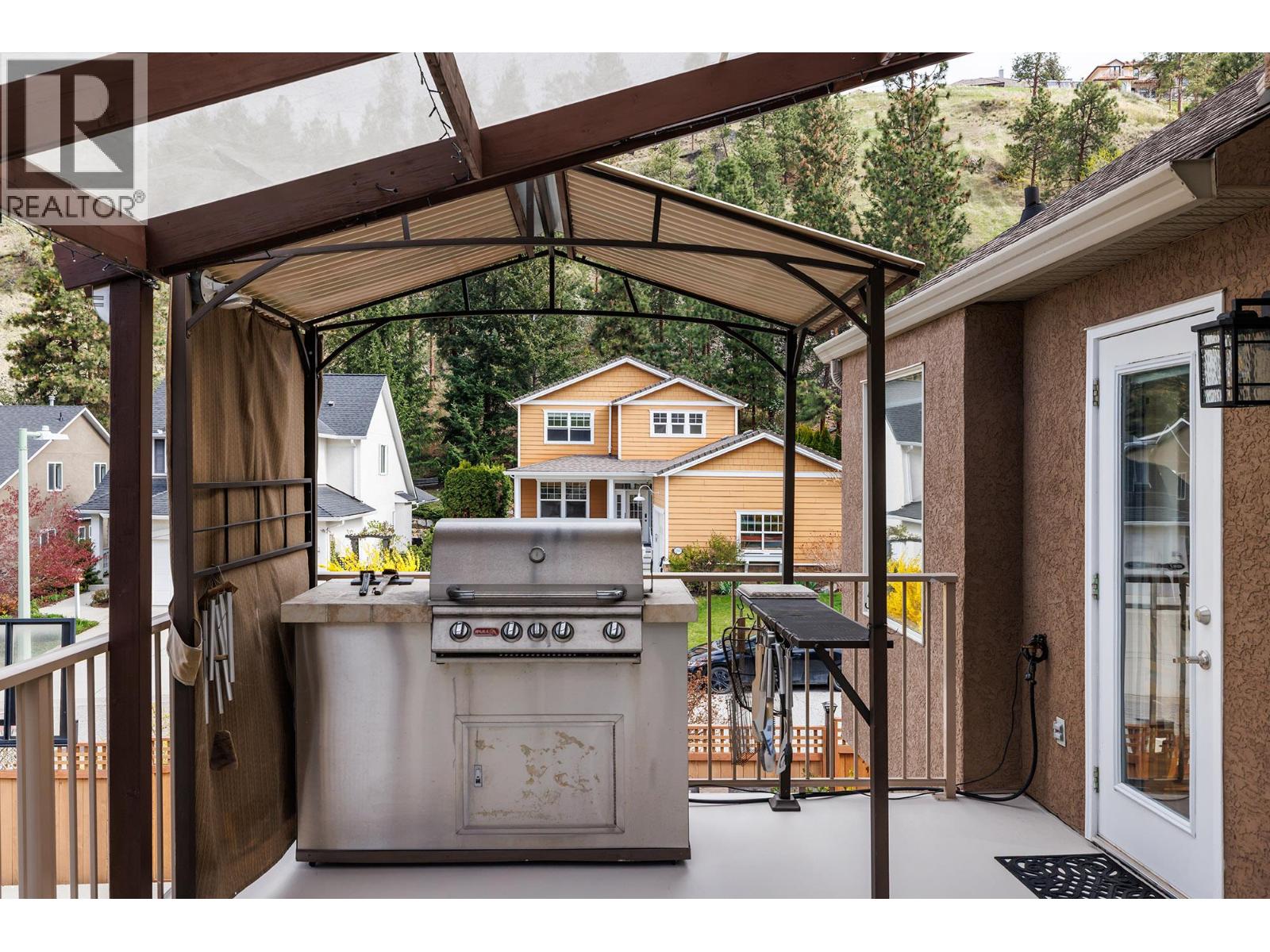 2212 Chilcotin Crescent