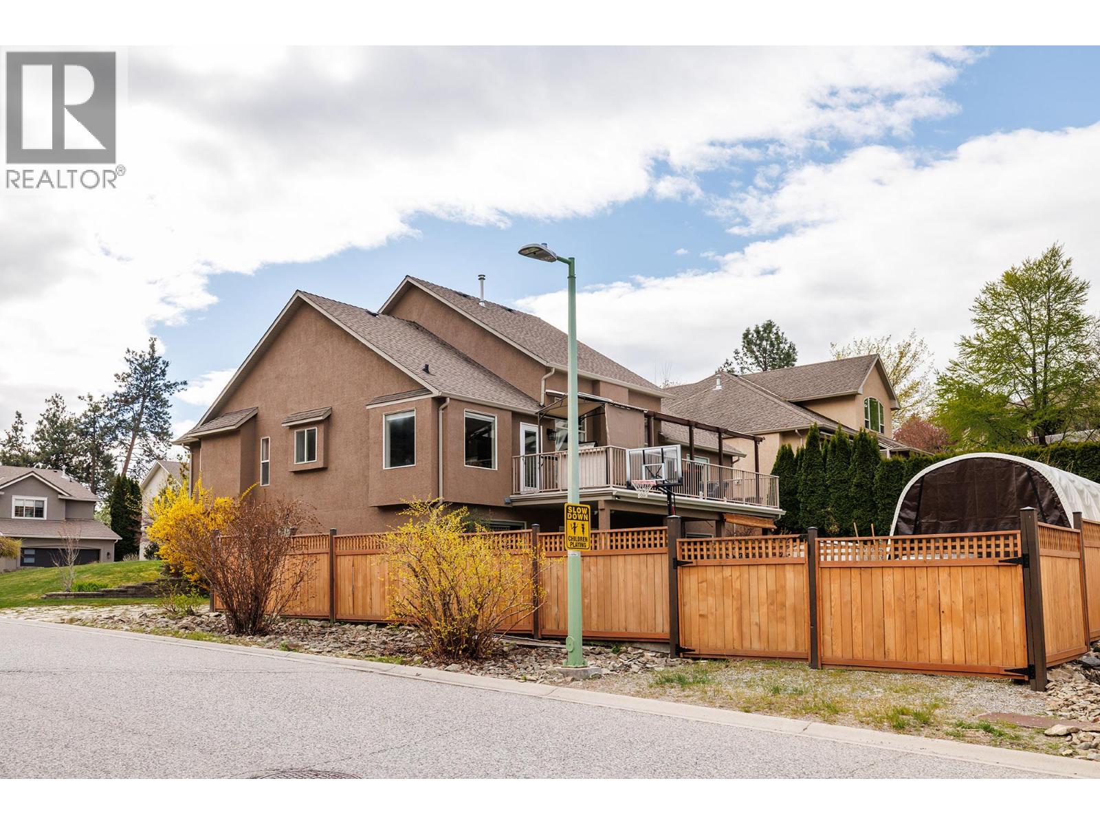2212 Chilcotin Crescent