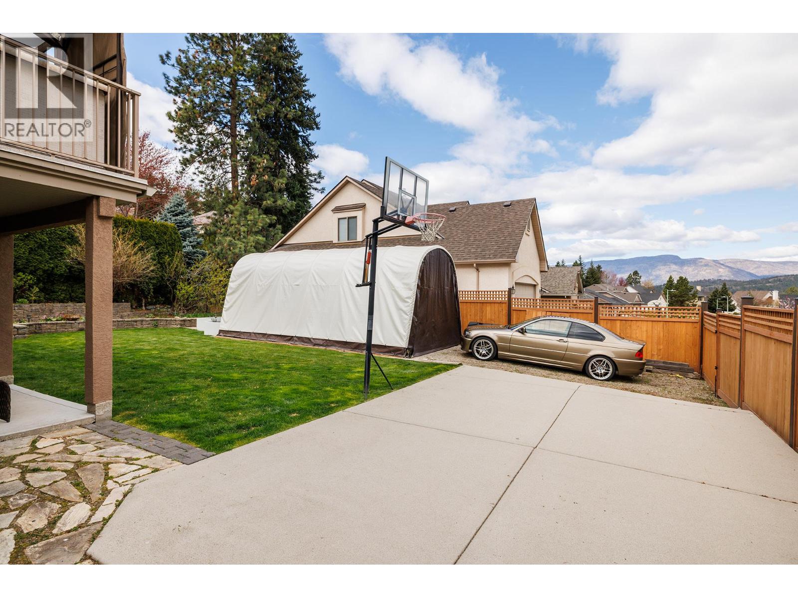 2212 Chilcotin Crescent