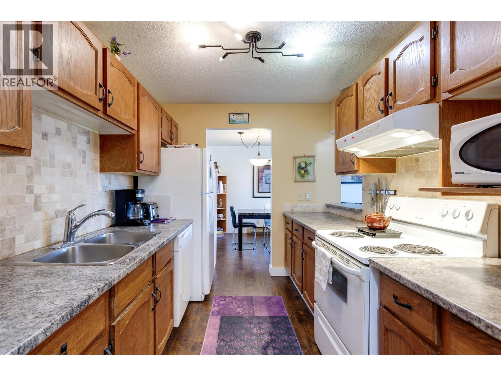 1490B Gordon Drive Unit# 206