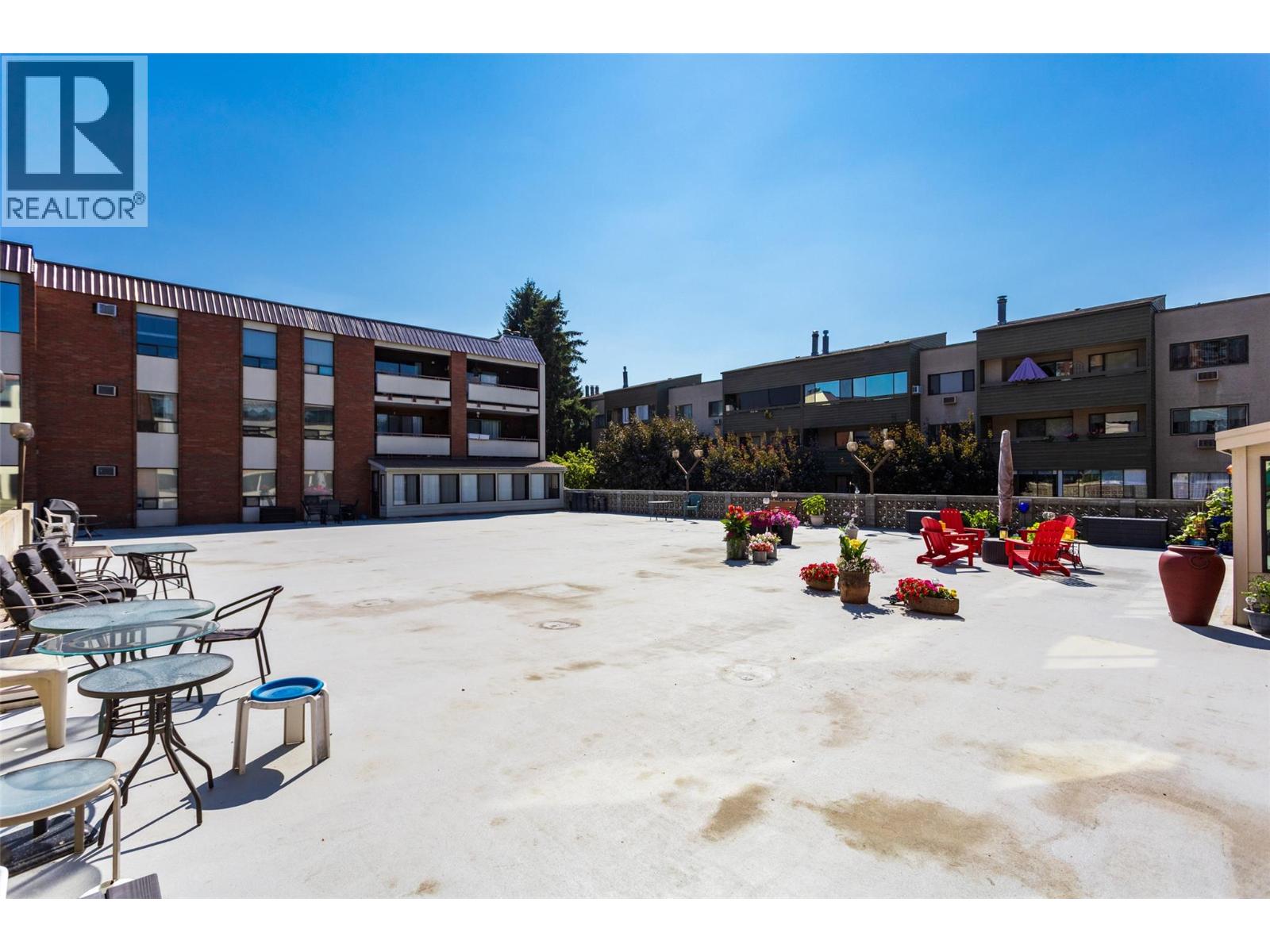 1490B Gordon Drive Unit# 206