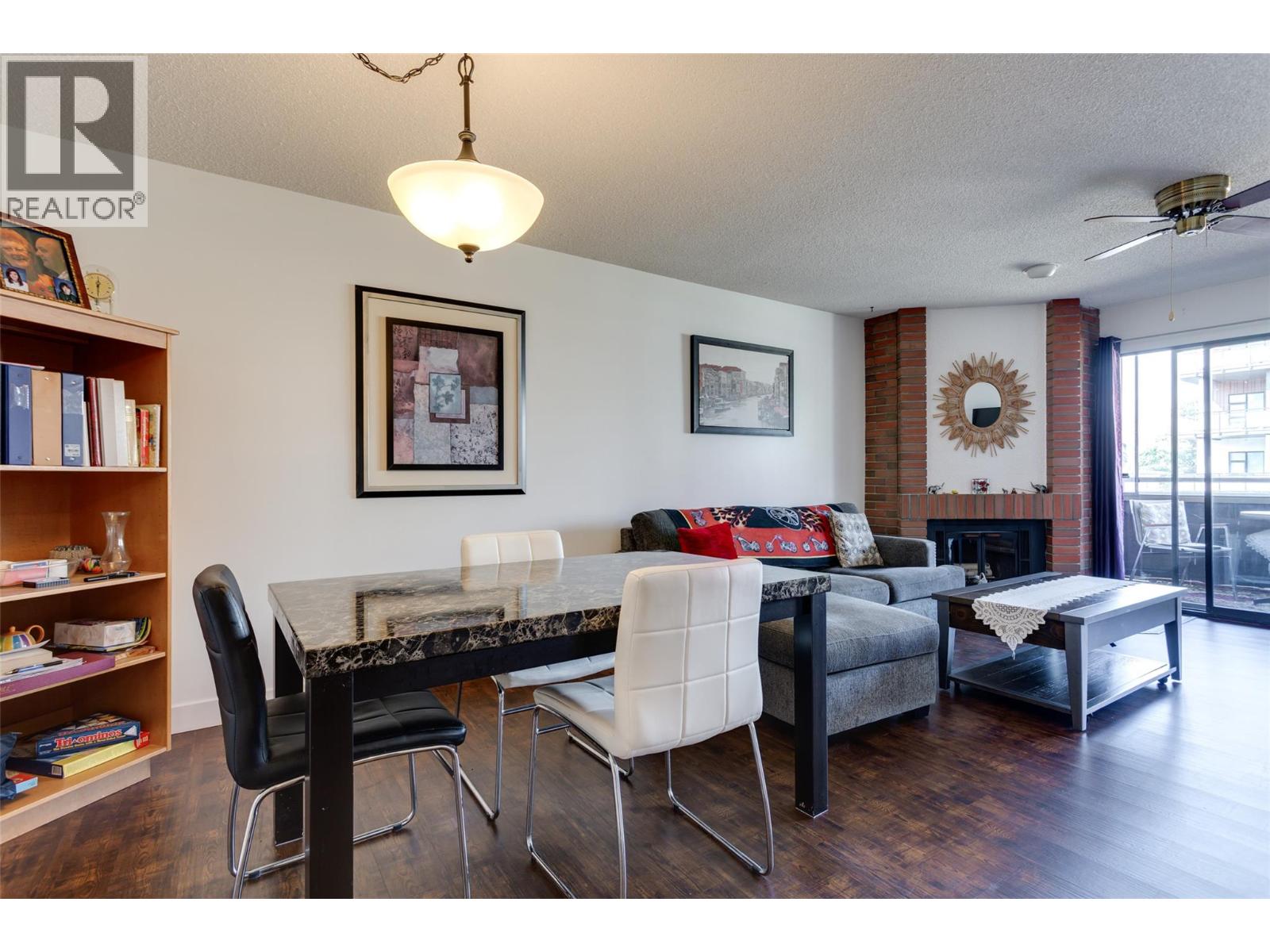 1490B Gordon Drive Unit# 206