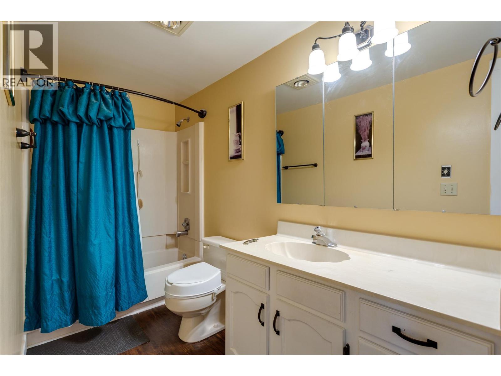 1490B Gordon Drive Unit# 206
