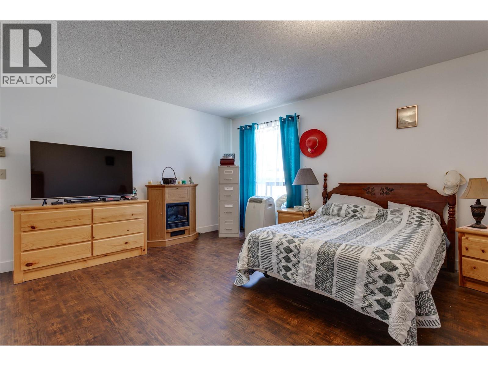 1490B Gordon Drive Unit# 206