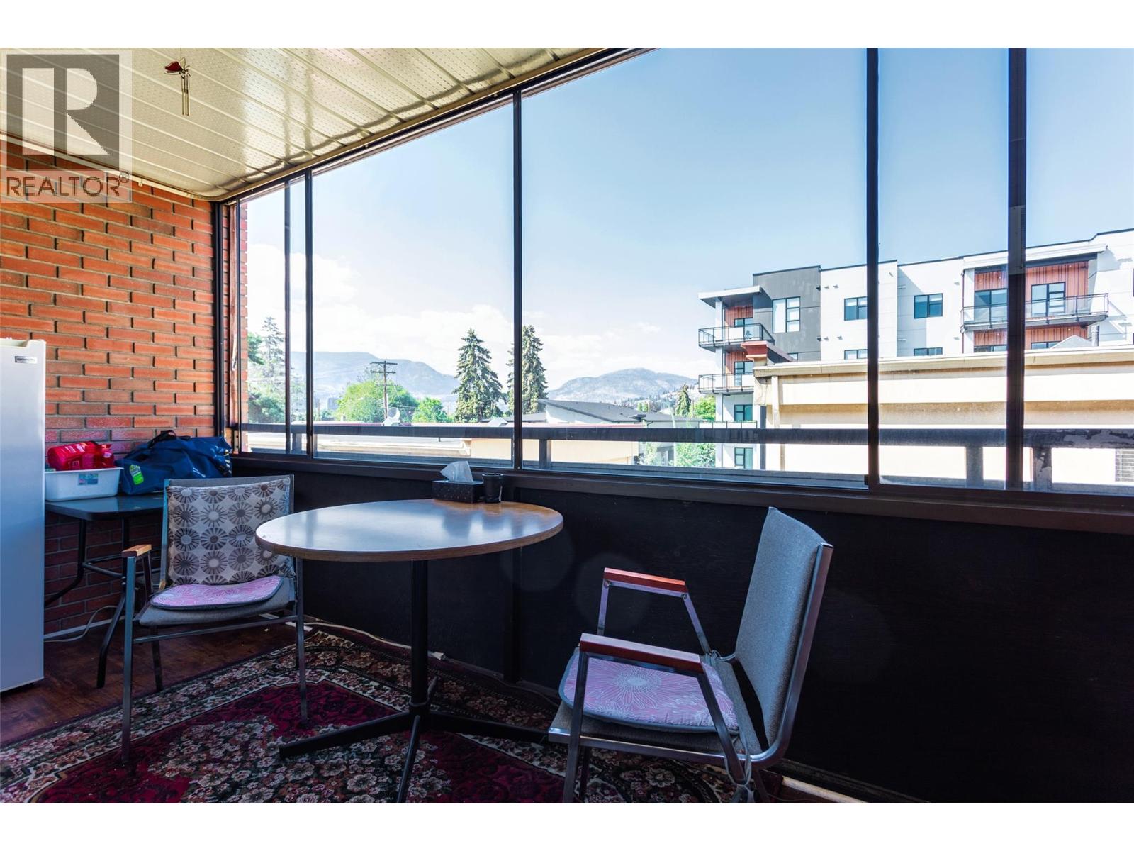 1490B Gordon Drive Unit# 206