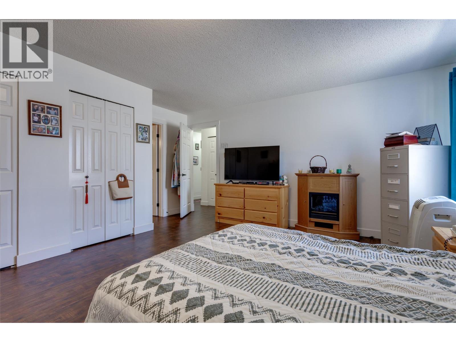 1490B Gordon Drive Unit# 206