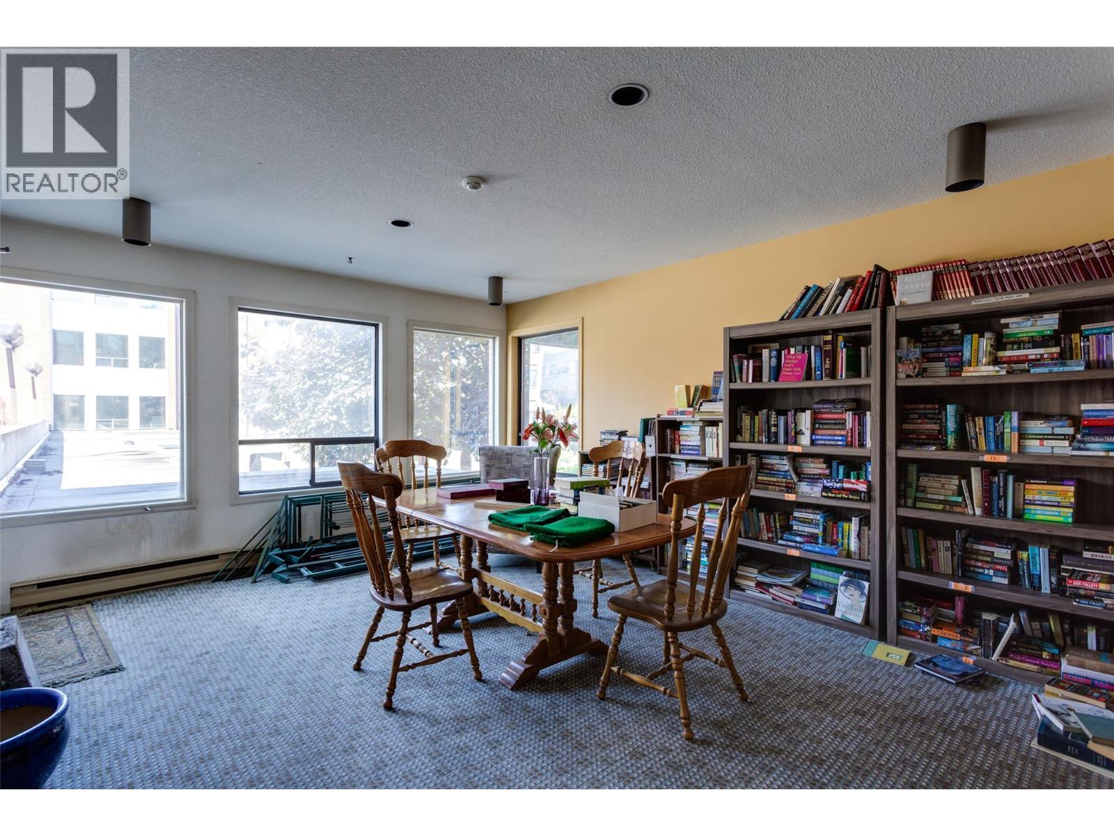 1490B Gordon Drive Unit# 206