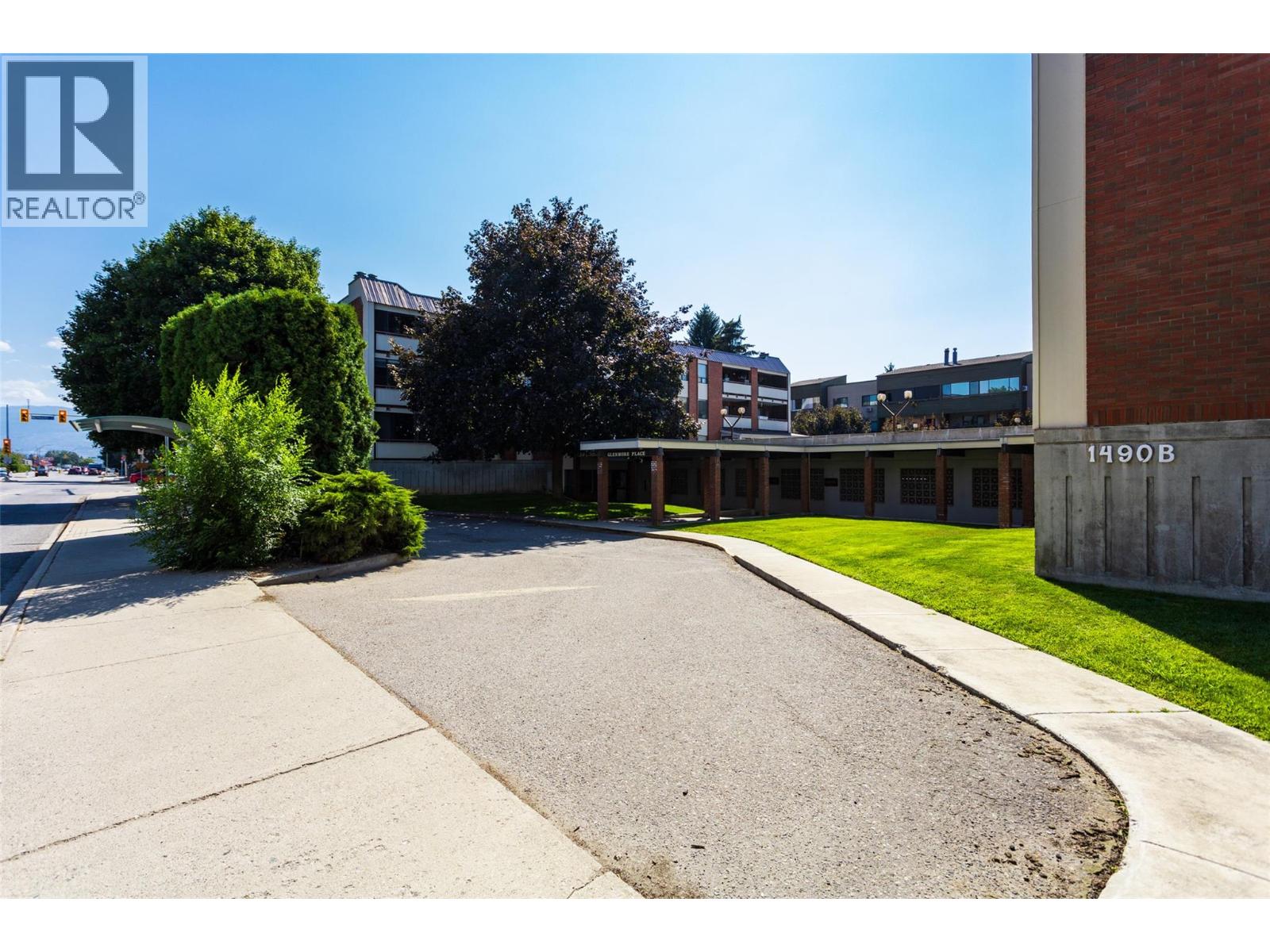 1490B Gordon Drive Unit# 206