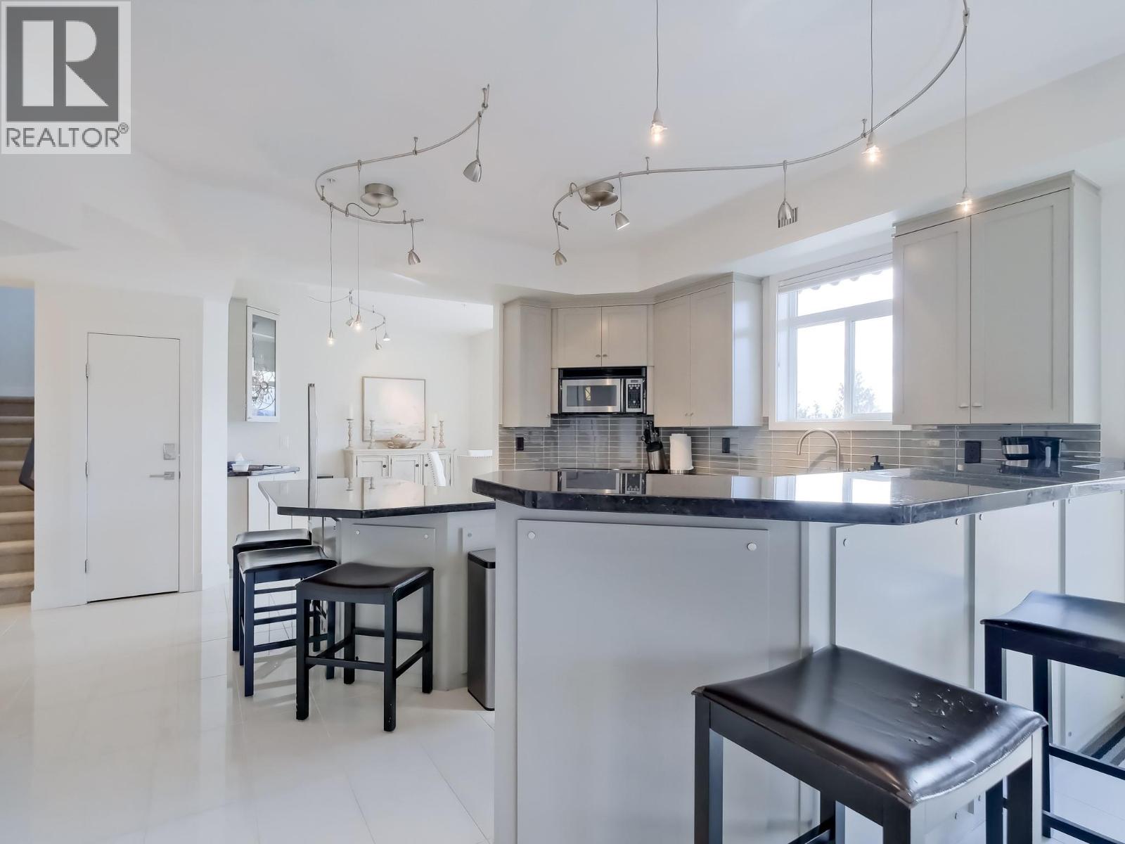 1088 Sunset Drive Unit# 221
