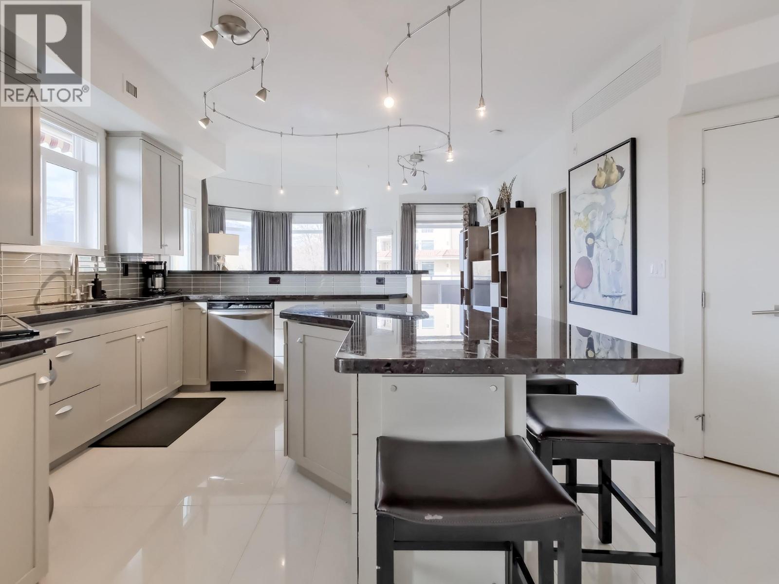 1088 Sunset Drive Unit# 221