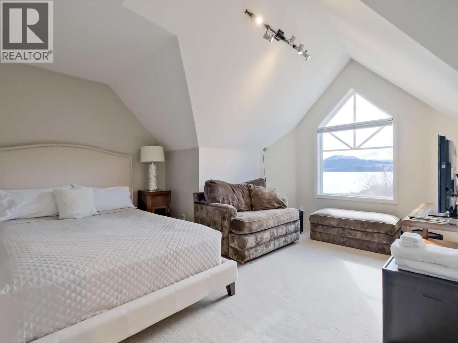 1088 Sunset Drive Unit# 221