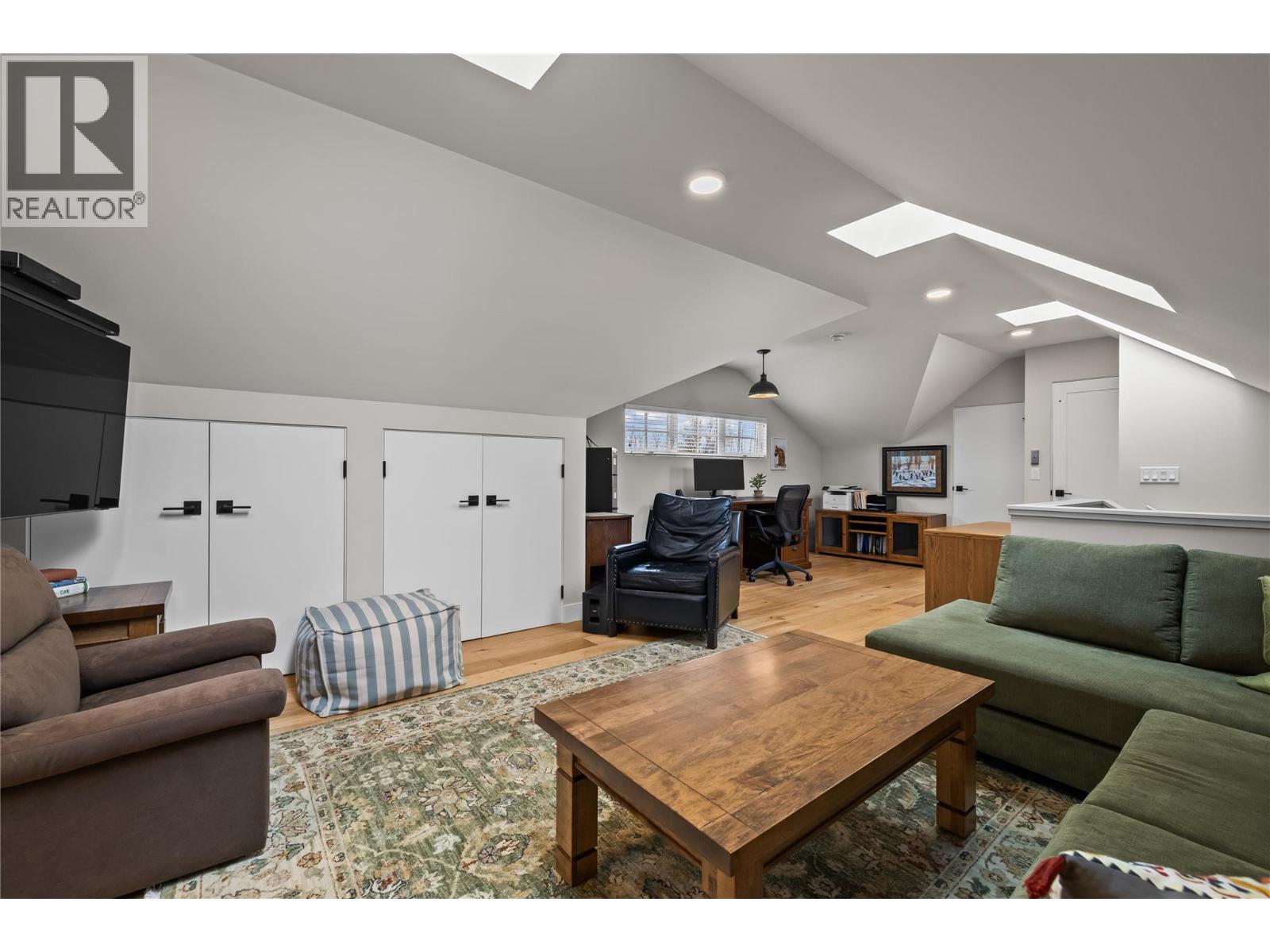 2050 Long Street