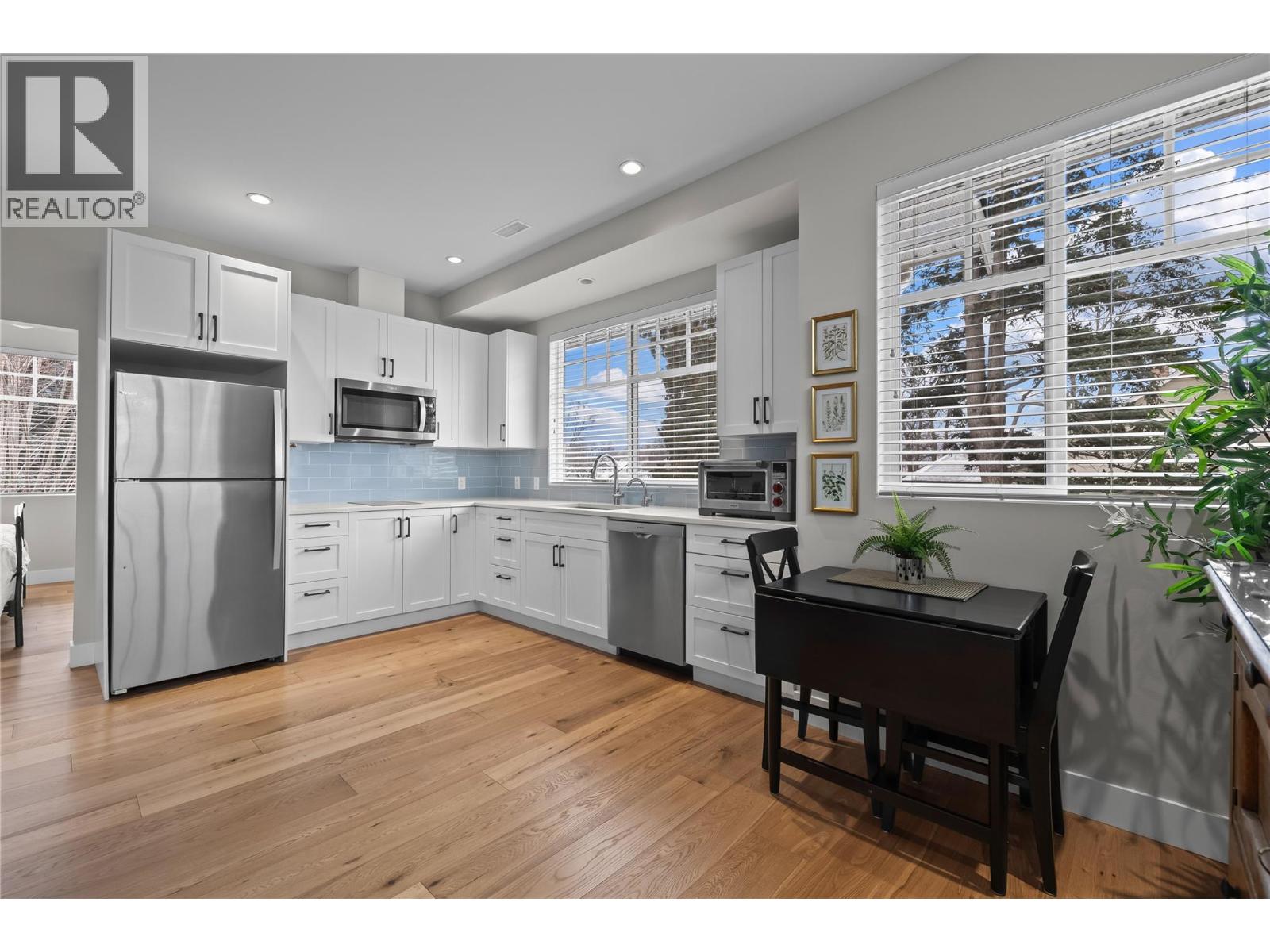 2050 Long Street
