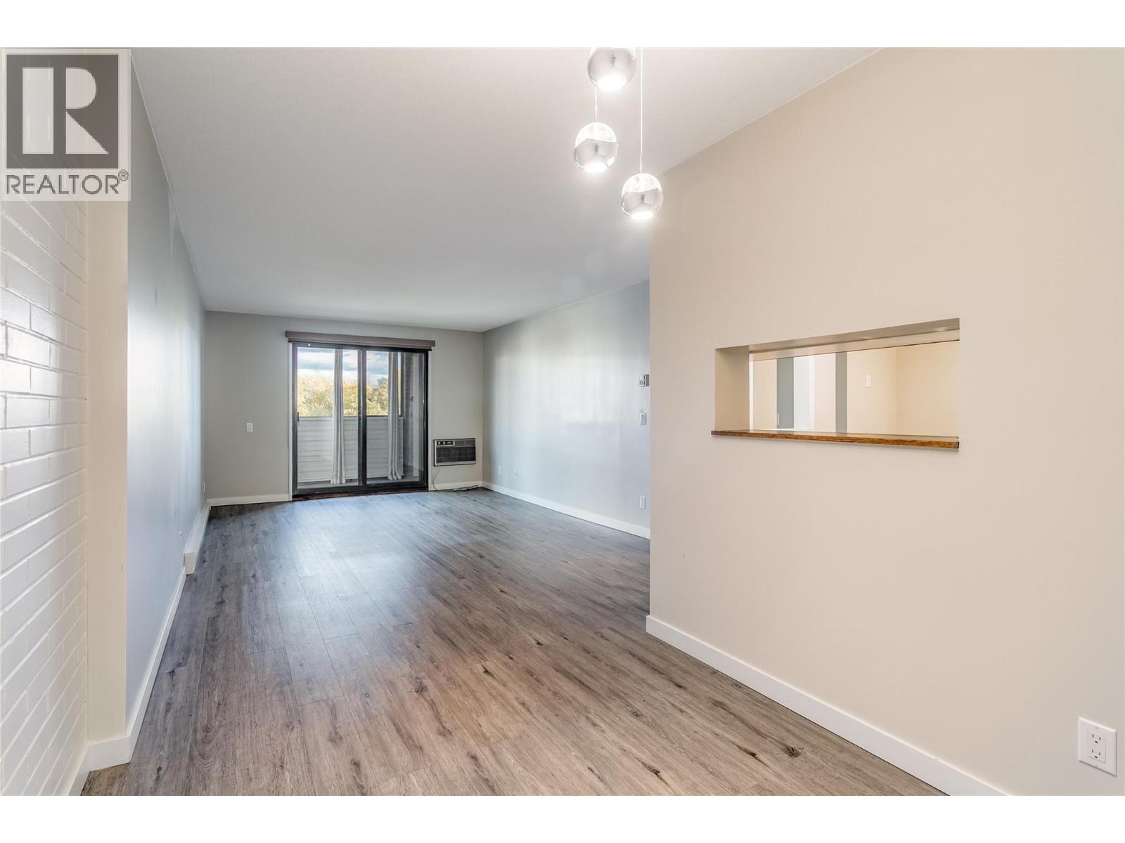 1915 Pacific Court Unit# 407